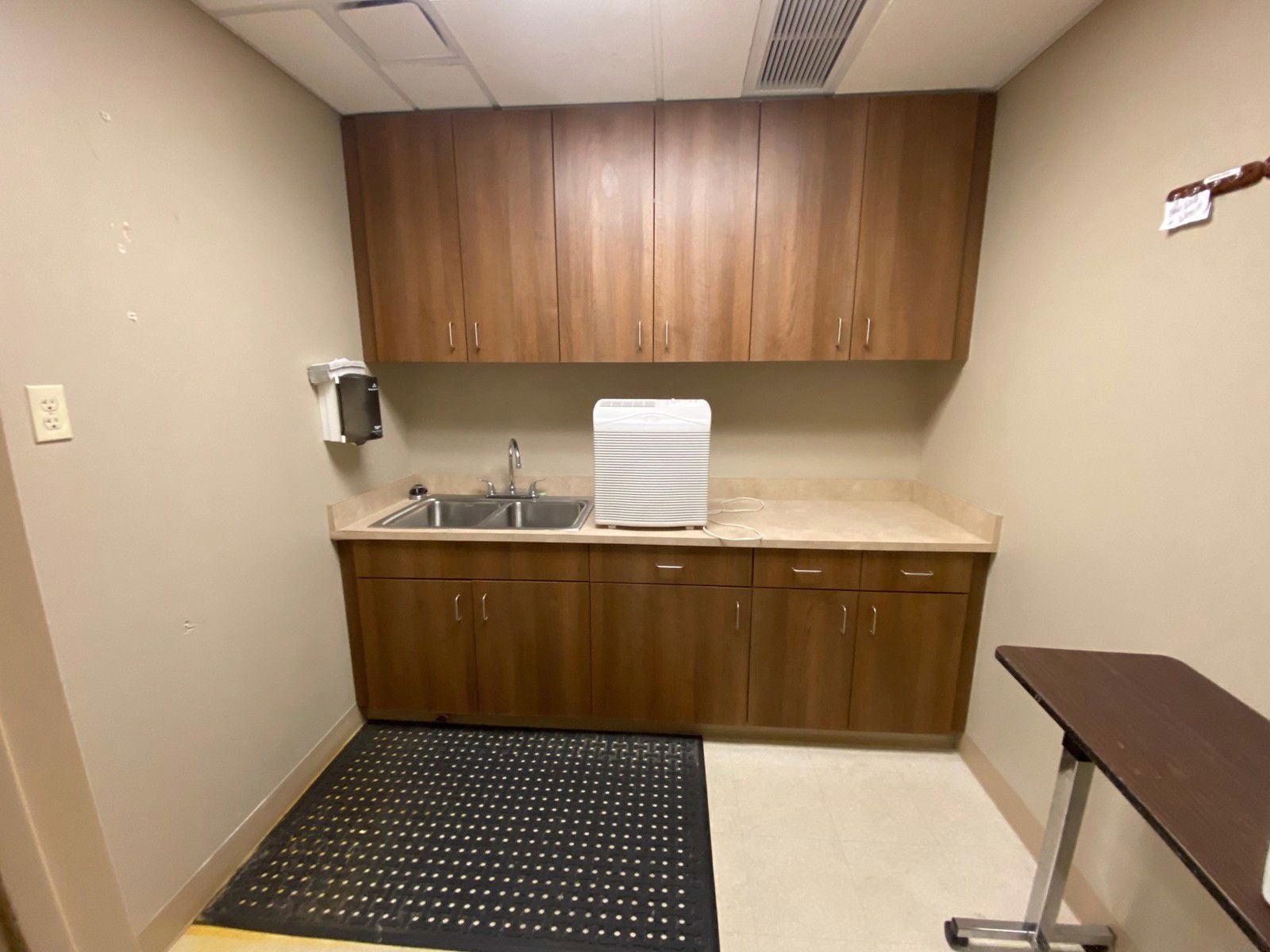 484 County Line sink