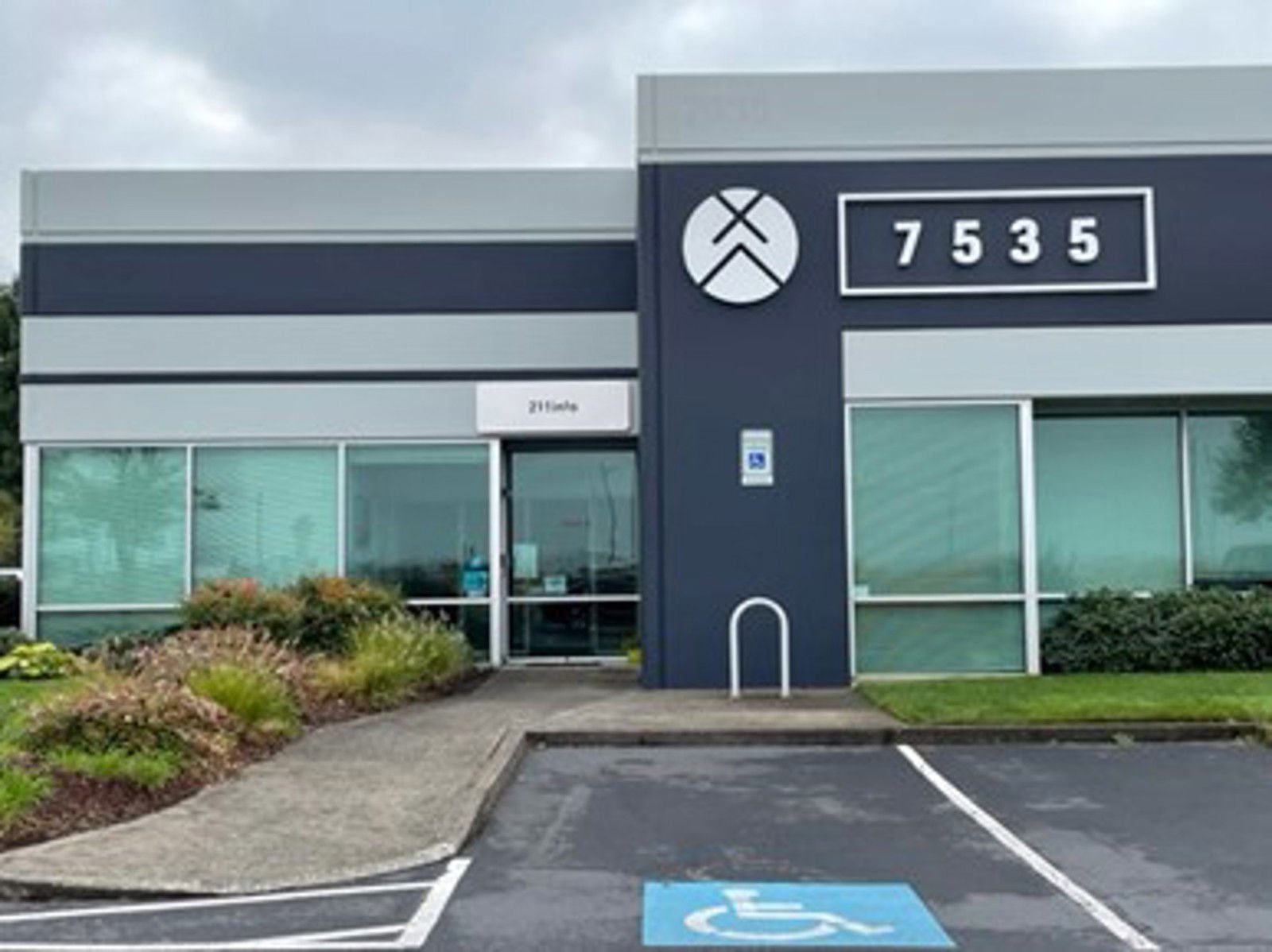 NEW ILLUMINATED ADDRESS SIGN & EXAMPLE OF TENANT SIGNS_7535