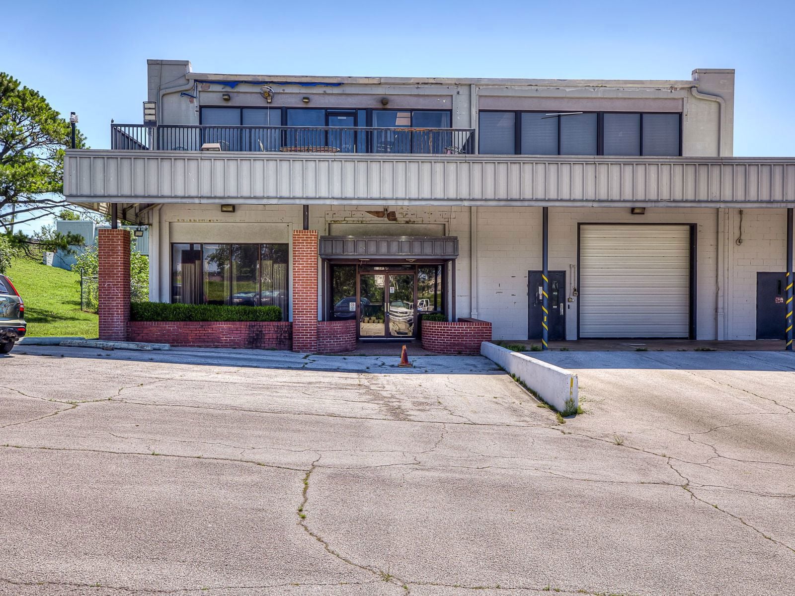Exterior 6