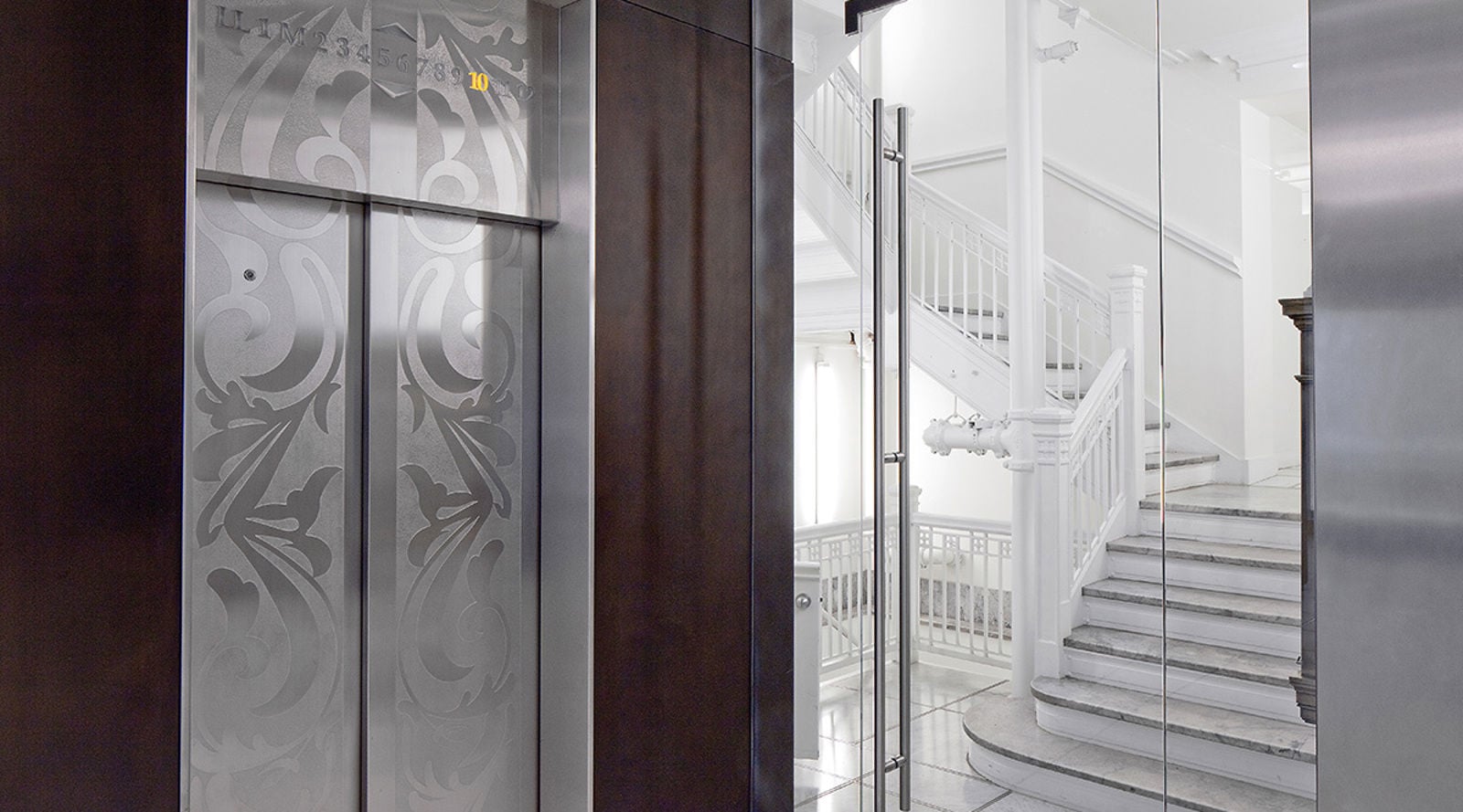 spalding-lobby-detail