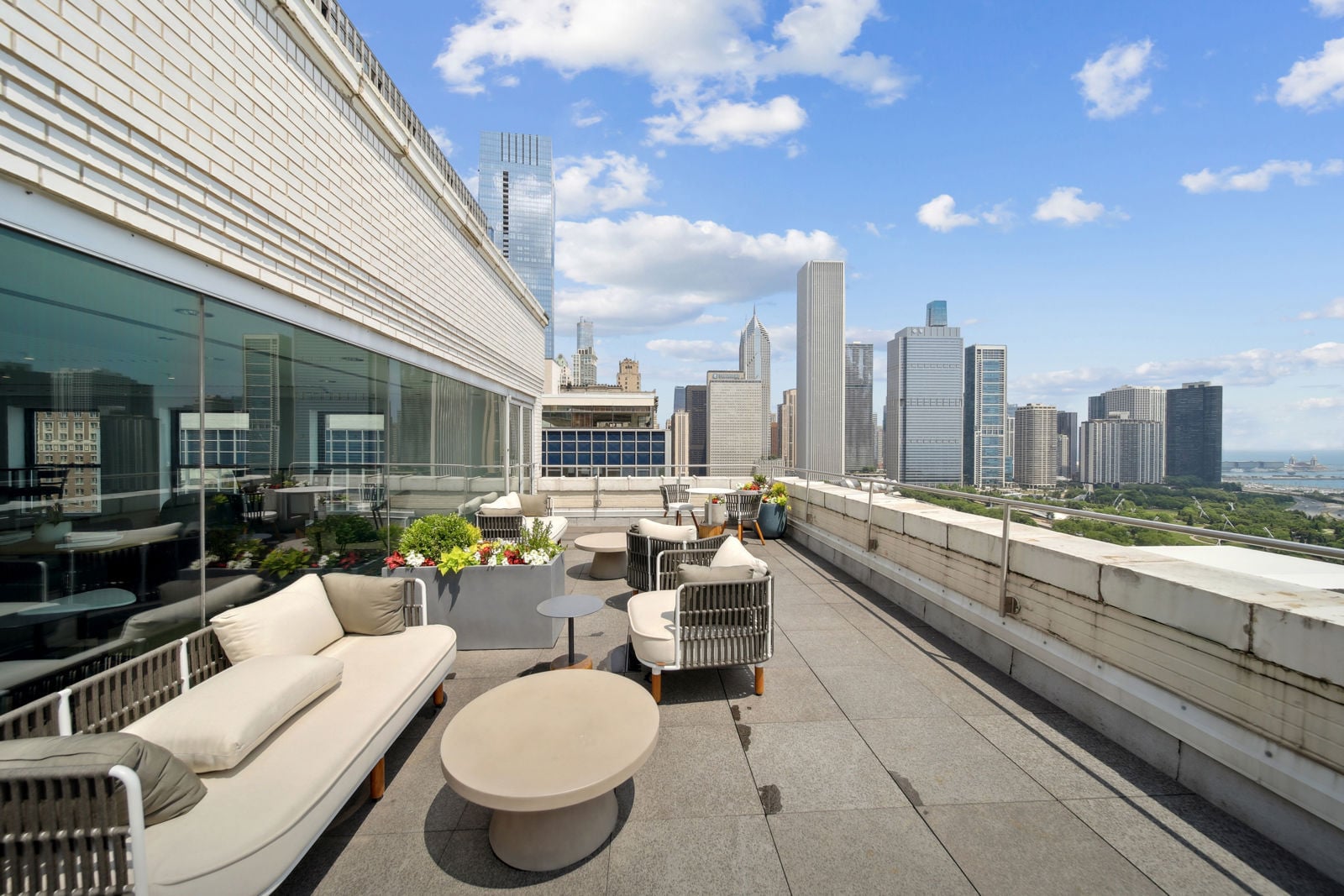 224 SM_Penthouse Terrace Outside