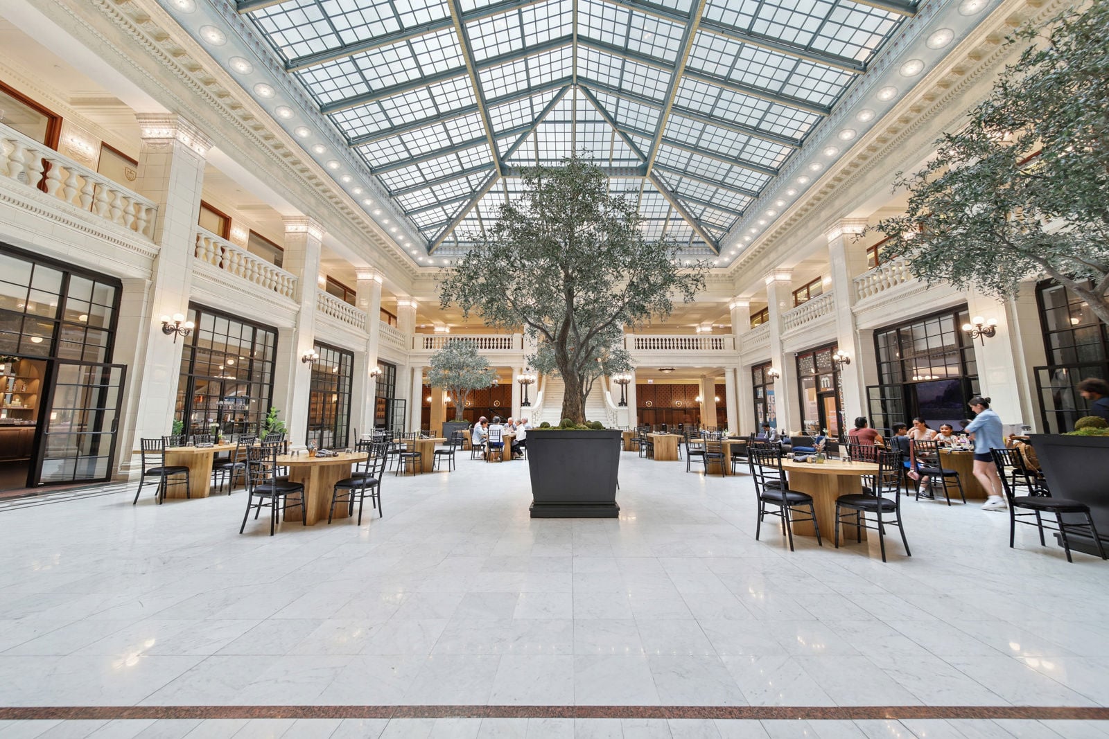 224 SM Interior Lobby