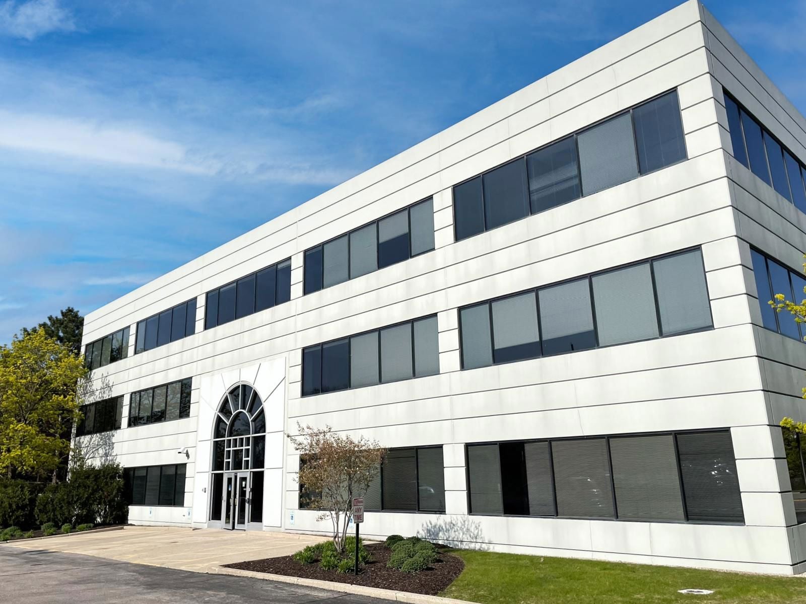 1033 N Mayfair IMG_6888