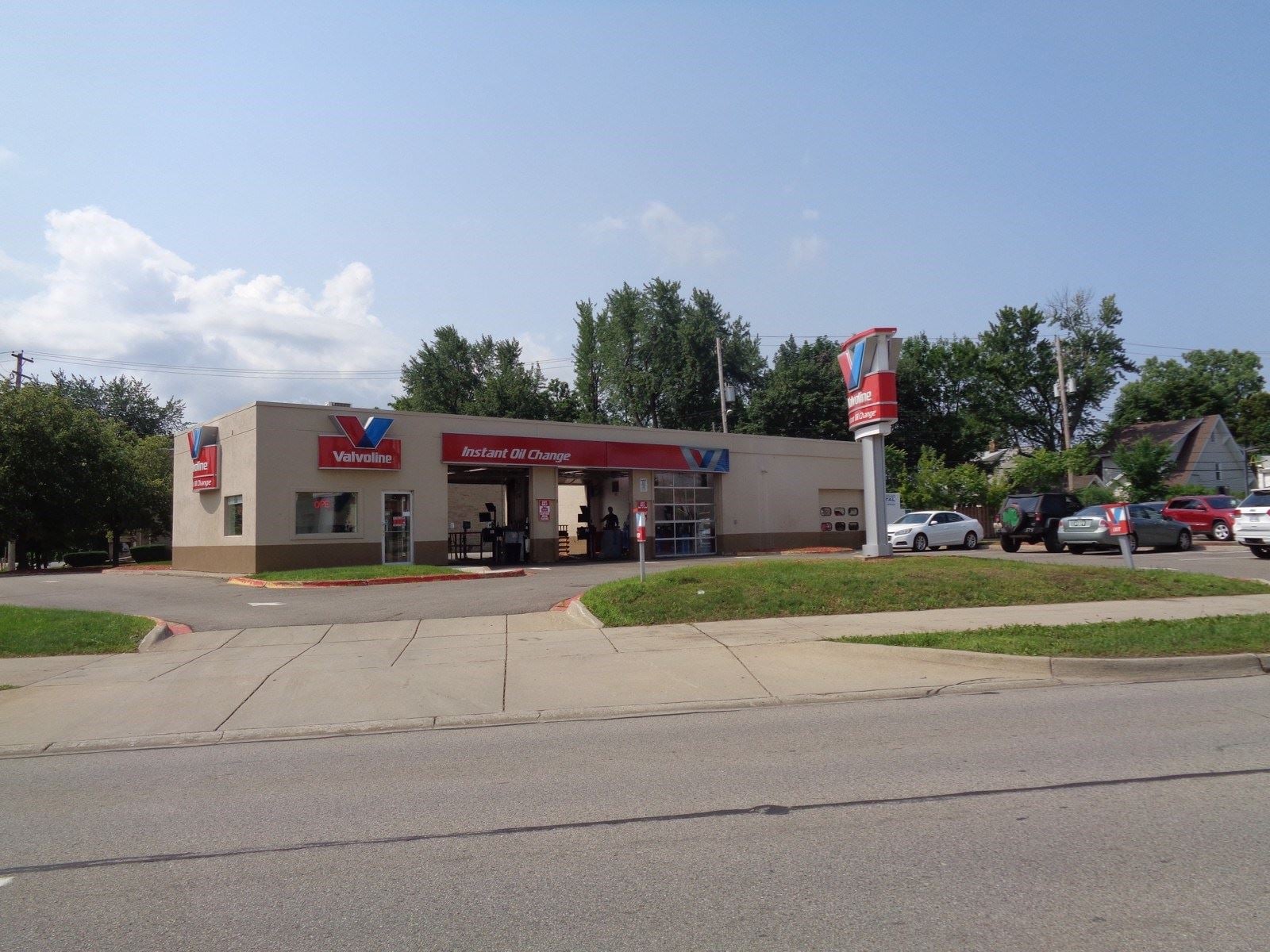 valvoline_1054 E Grand River Ave