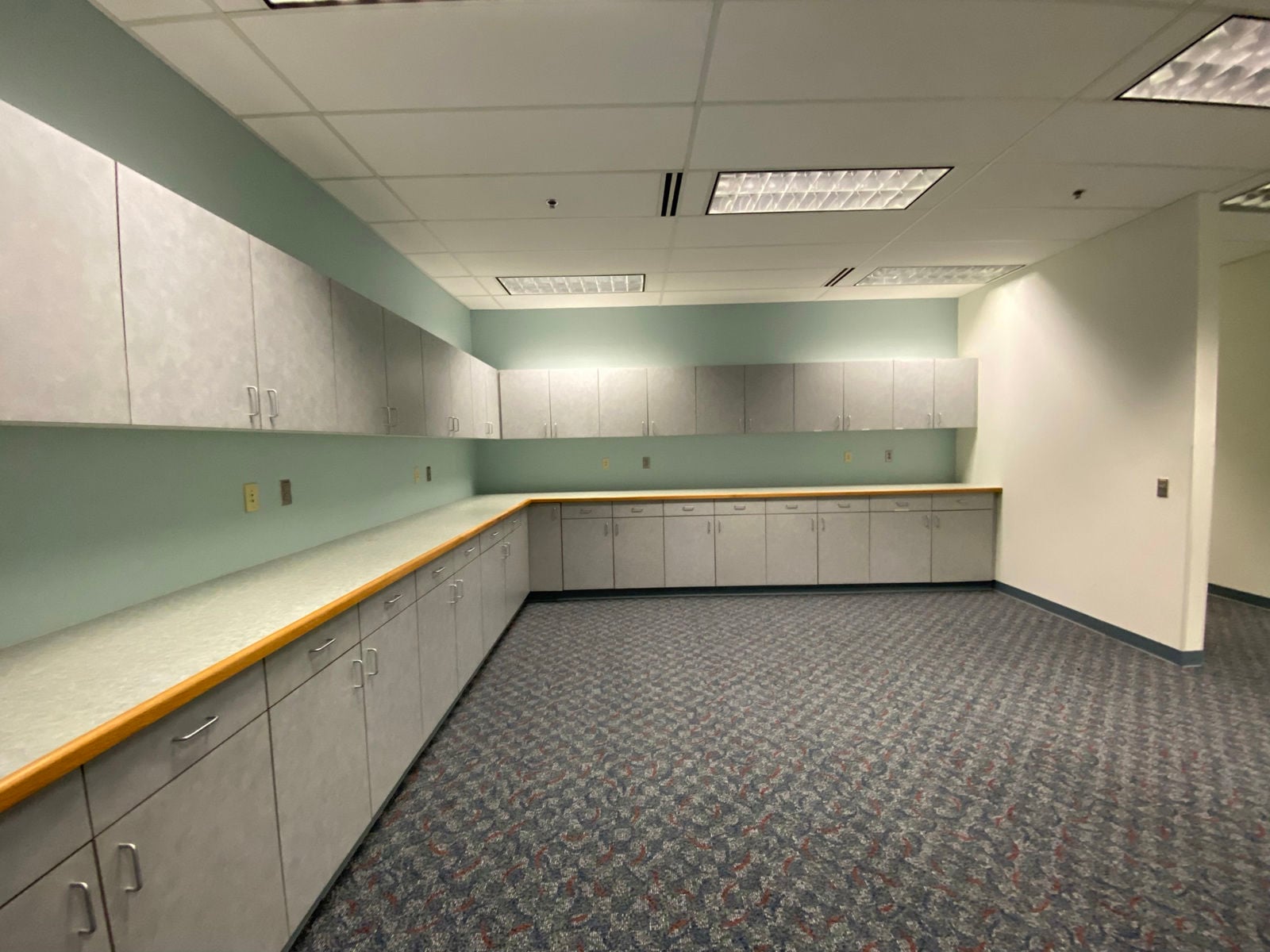 04_Cabinet Storage Den