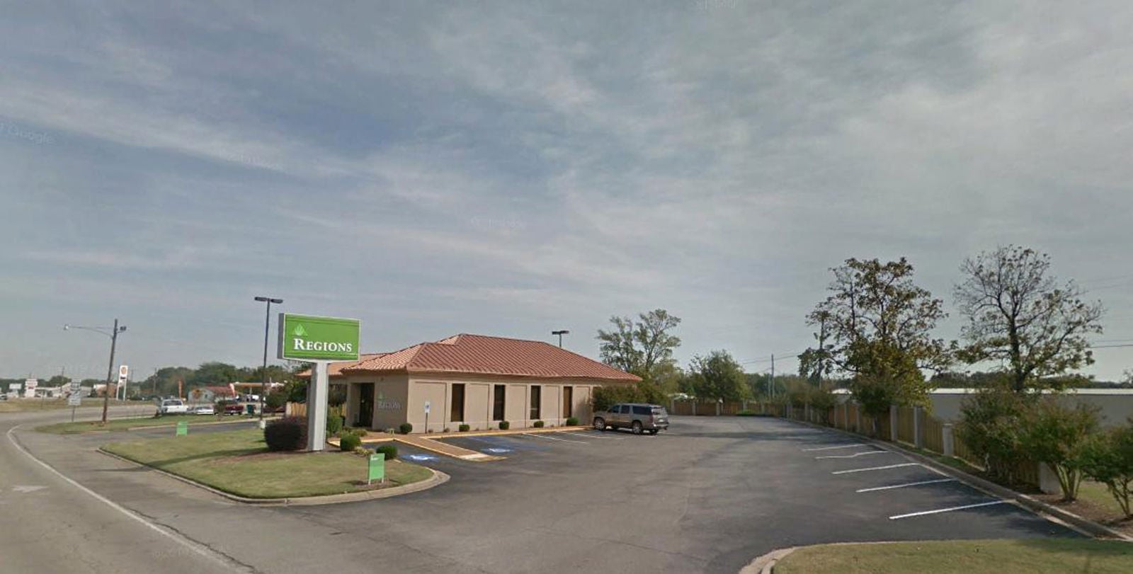 Retail Bank Branch 3410 Arkansas 367 - Image 2