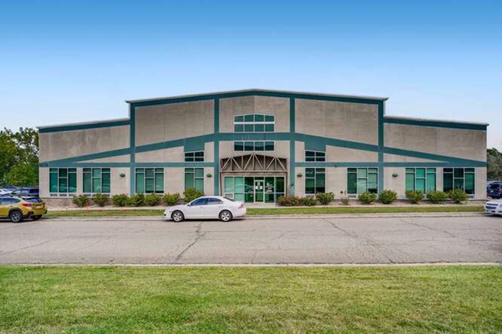 6270 Joyce Drive Arvada CO-small-001-002-Exterior FrontEdit-666x444-72dpi