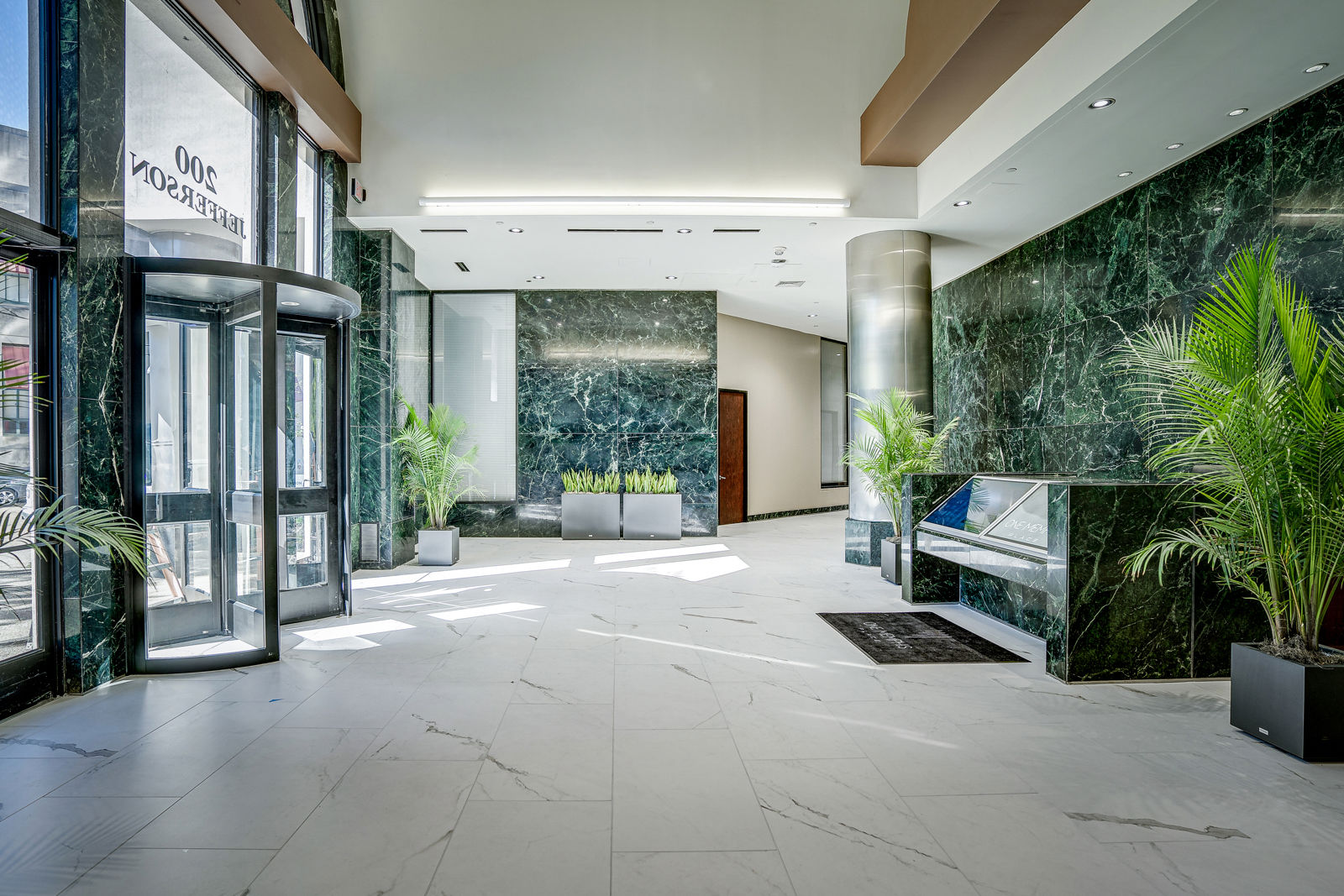 One Memphis Place - Lobby