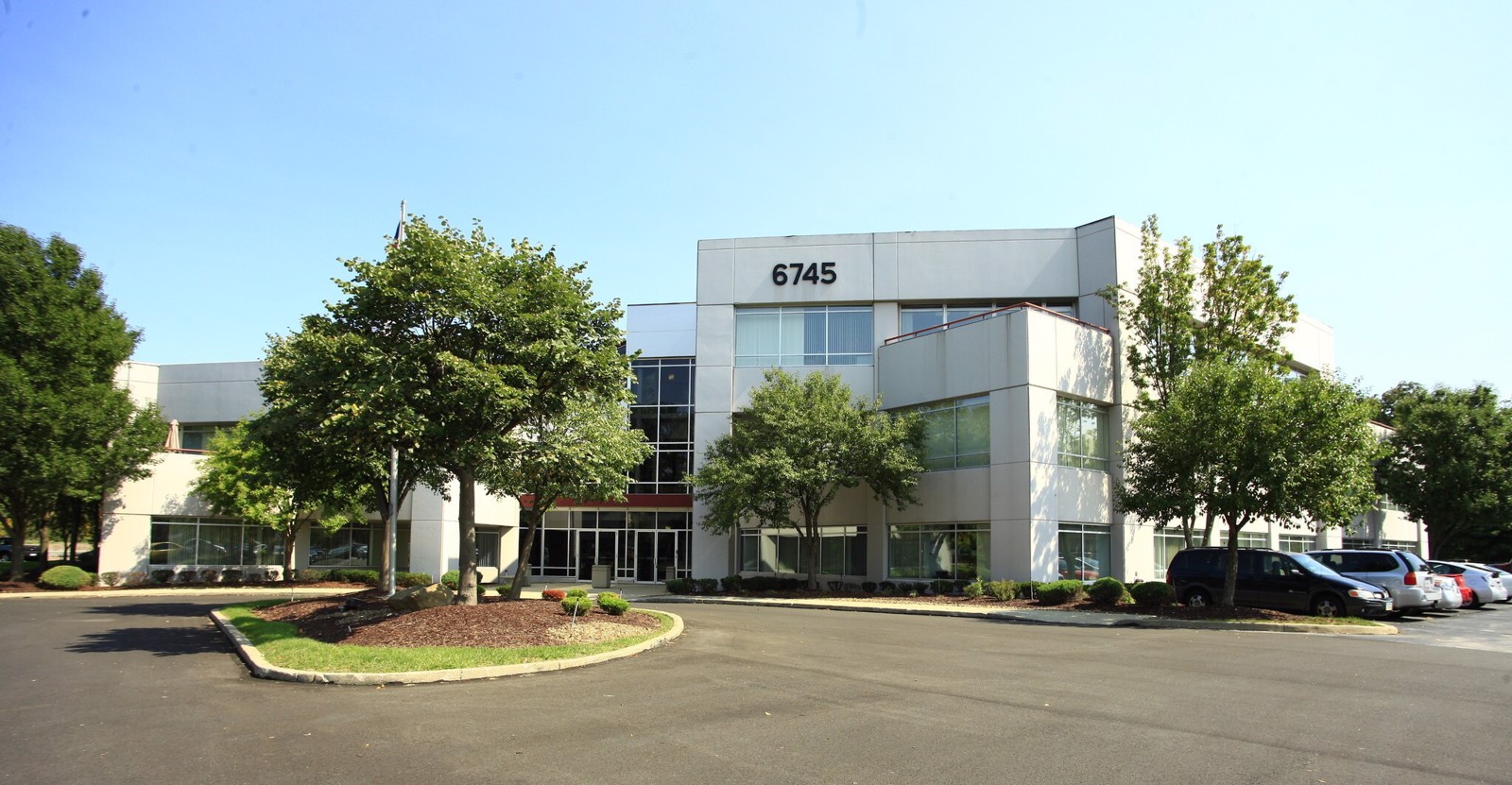 Airport Executive Park — Lease in Middleburg Heights, OH, photo 1 of 2