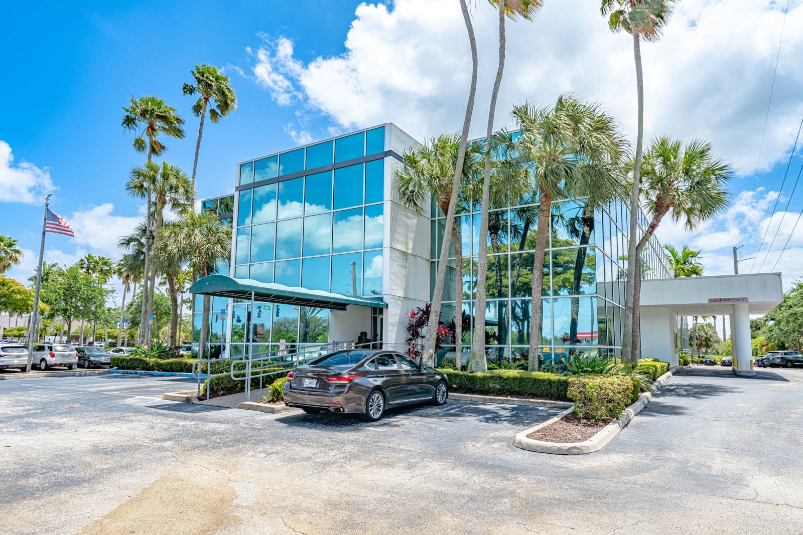 Exterior_1501CorporateDr_BB_27