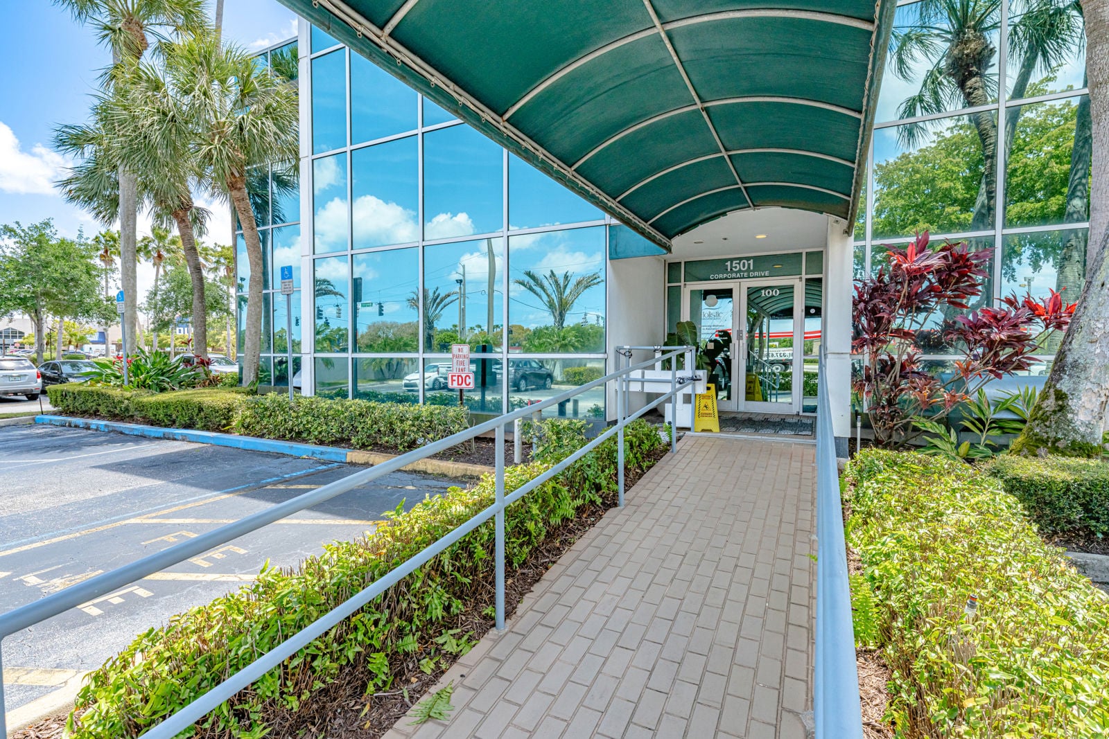 Exterior_1501CorporateDr_BB_26