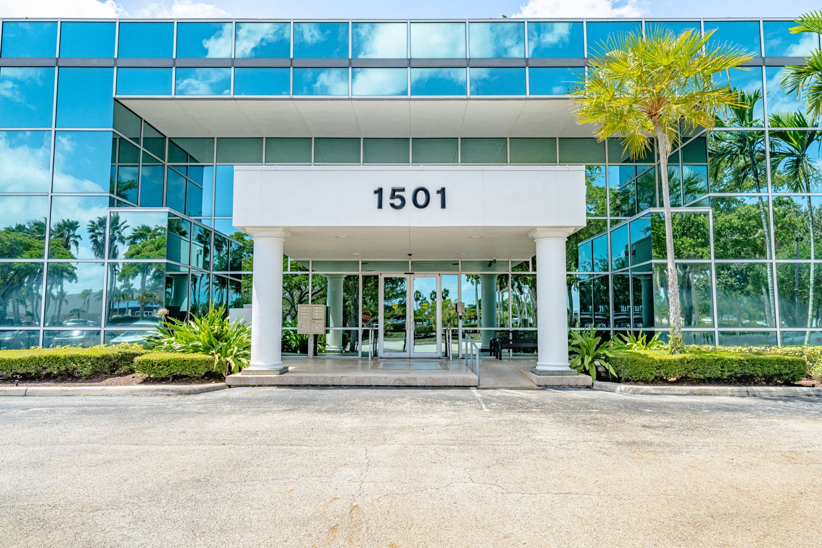 Exterior_1501CorporateDr_BB_9