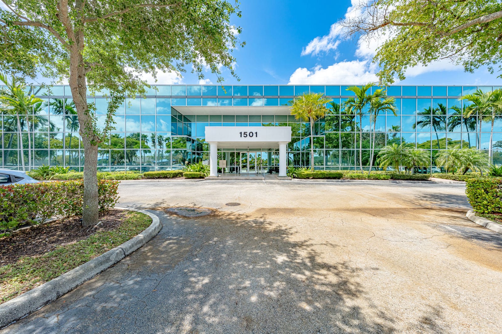 Exterior_1501CorporateDr_BB_7