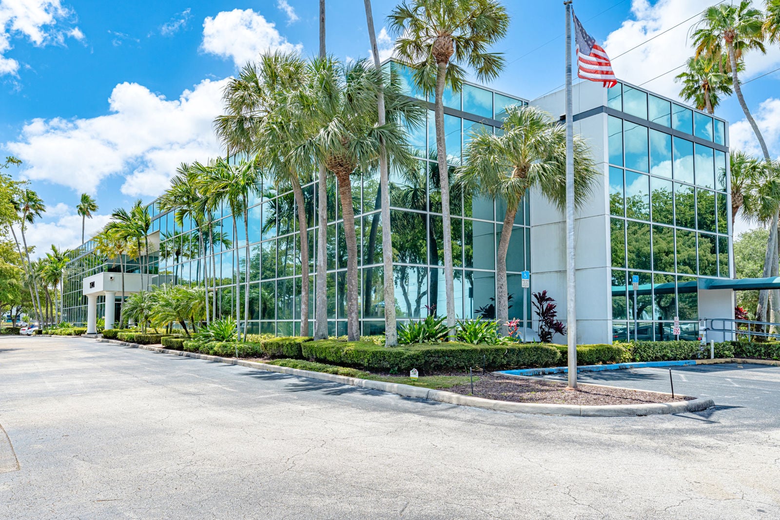 Exterior_1501CorporateDr_BB_21