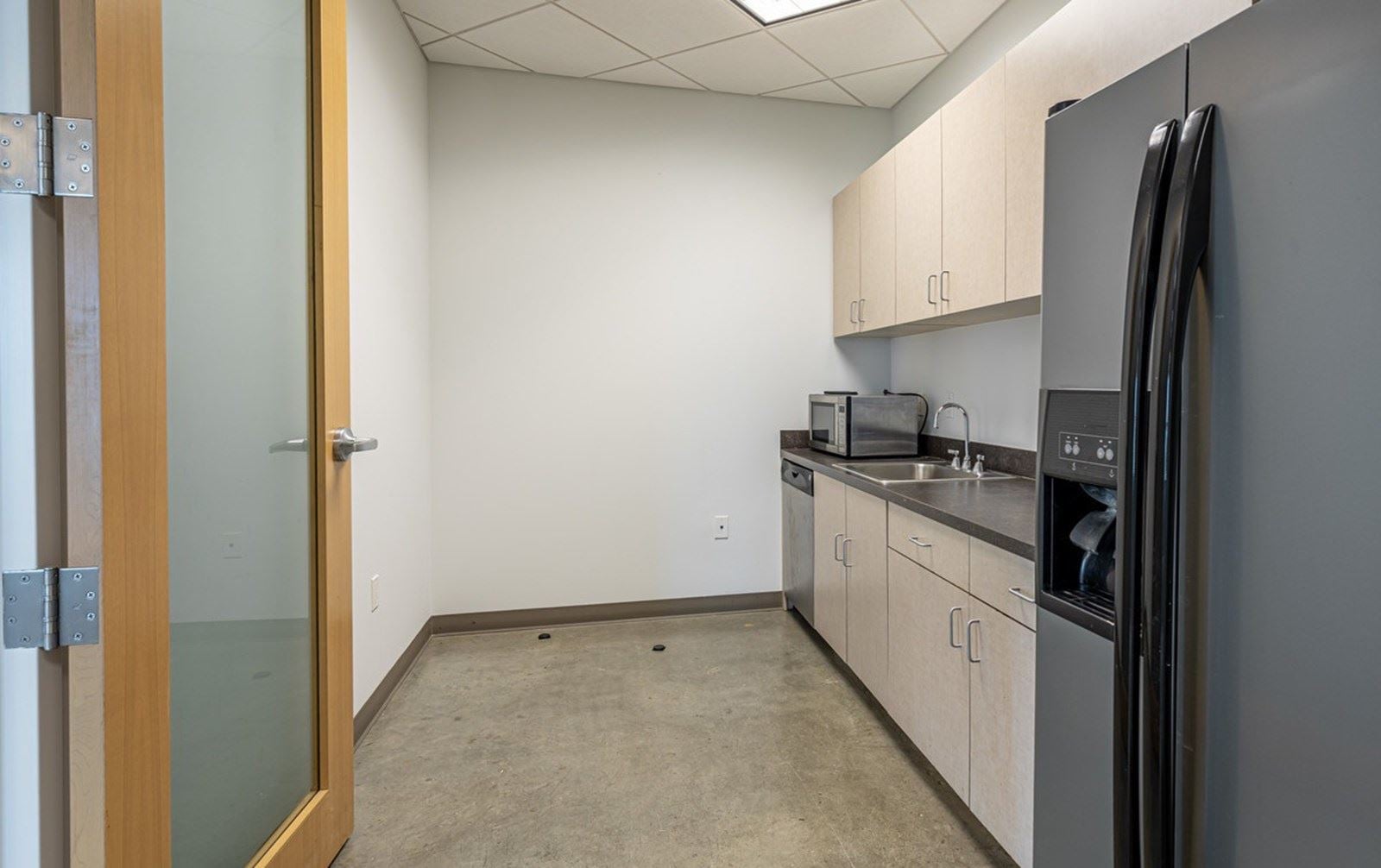 Suite 950-7 Kitchen 1