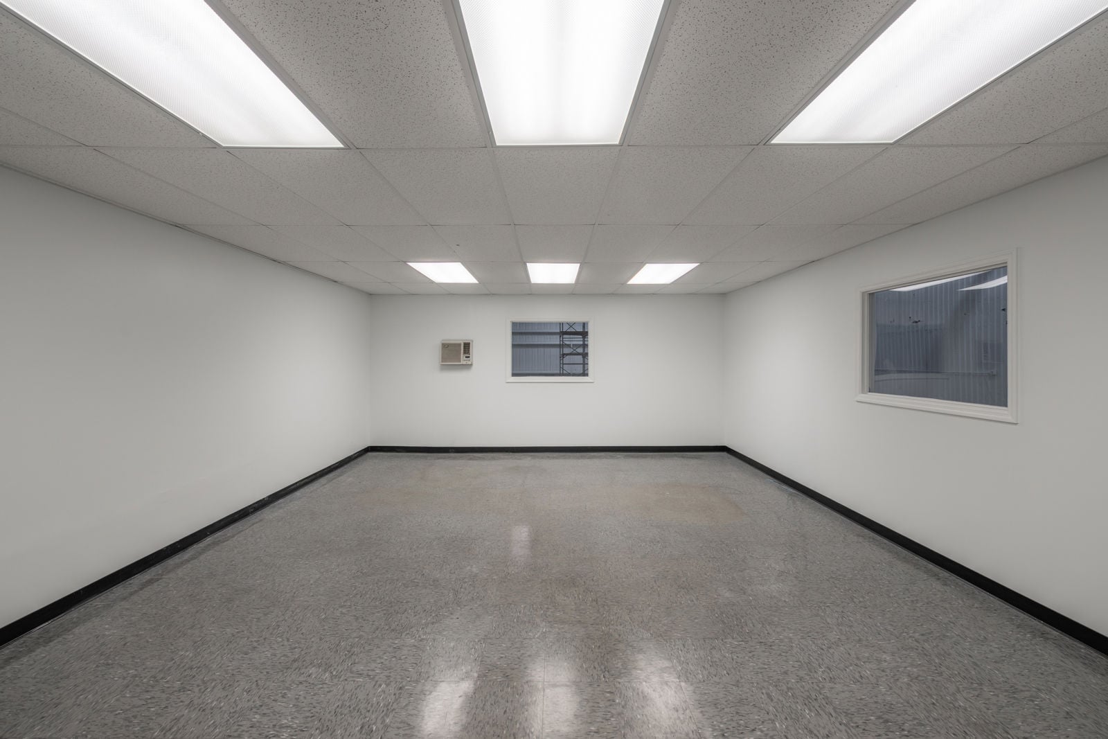 CBRE - 3811 University - 33-7658