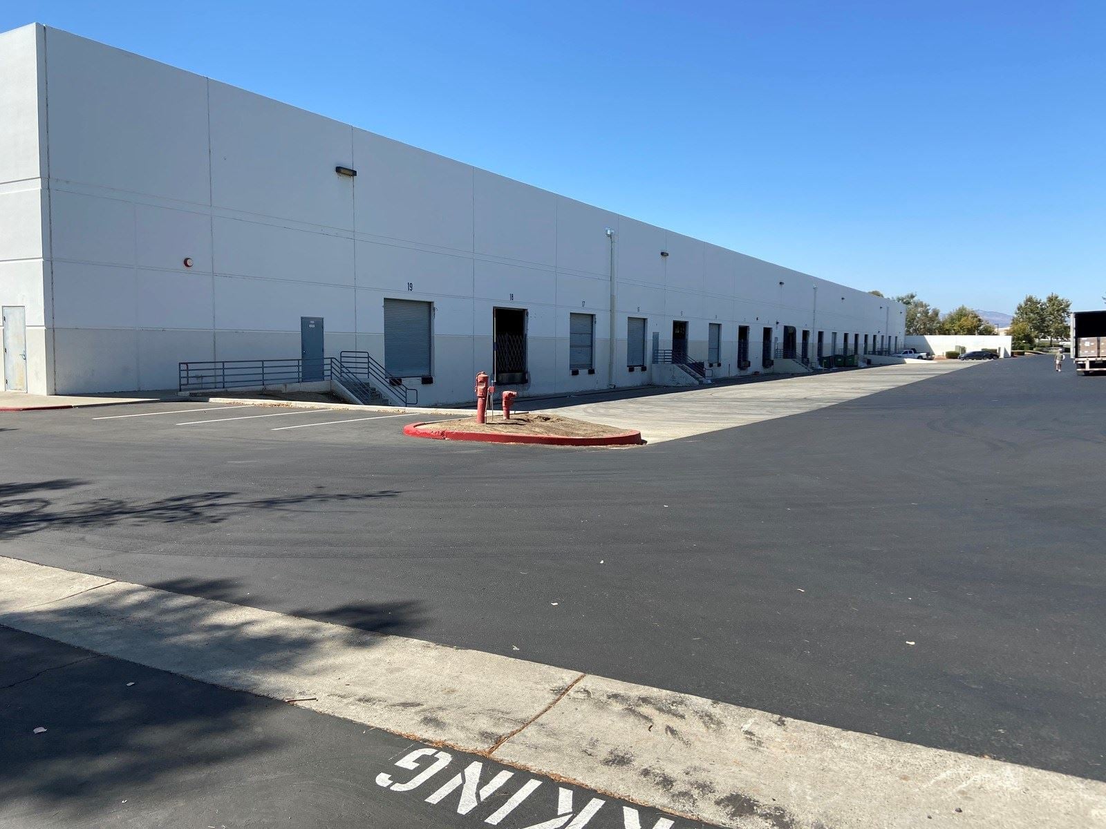 40750 County Center Dr. Loading Dock