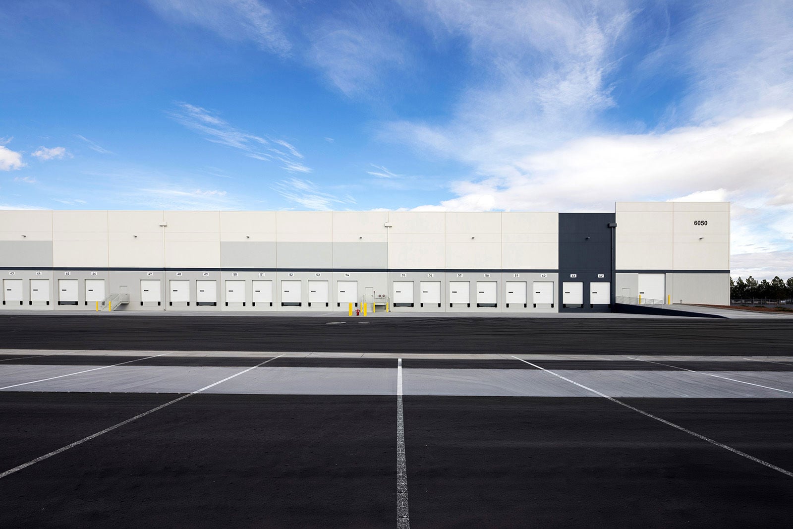 300-MM3_8762-dermody-logisticenter-speedway-II-6050-n-hollywood-blvd-las-vegas-nv-11-17-25-millermiller-architectural-photography_global listings