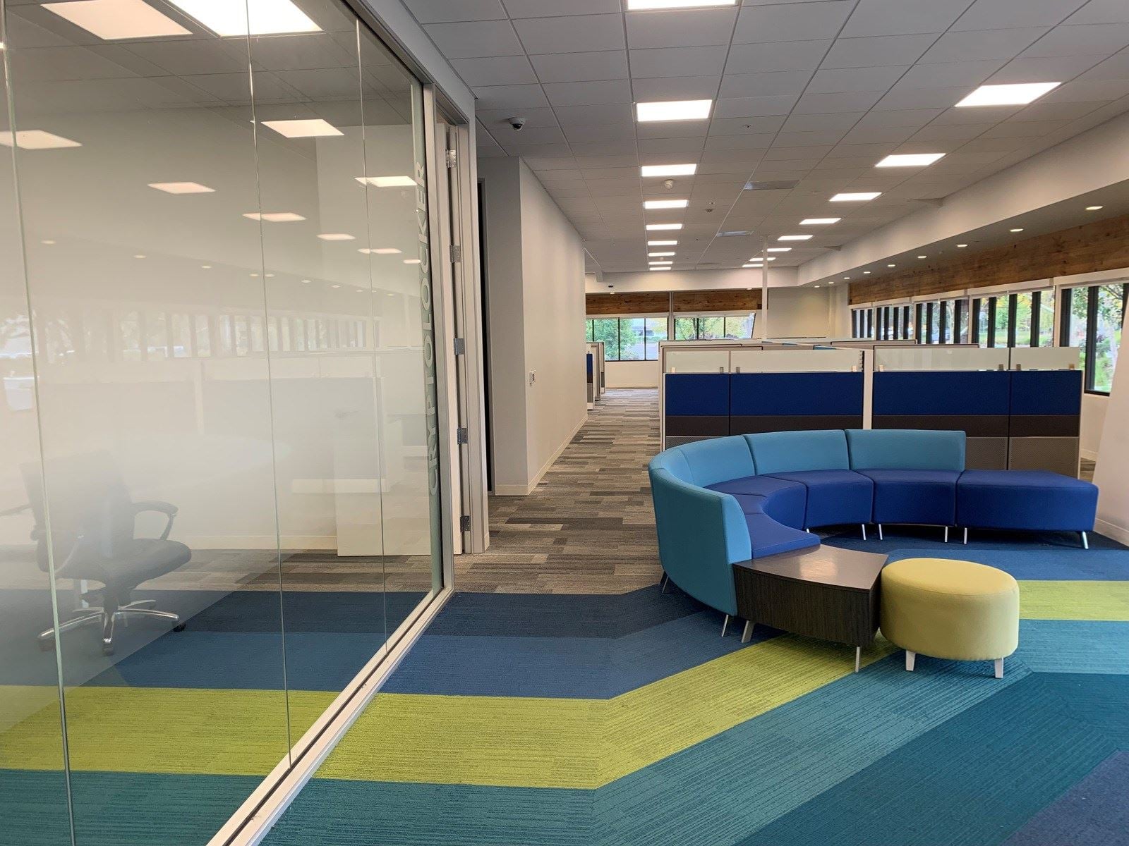 2728 Orchard - Lobby 