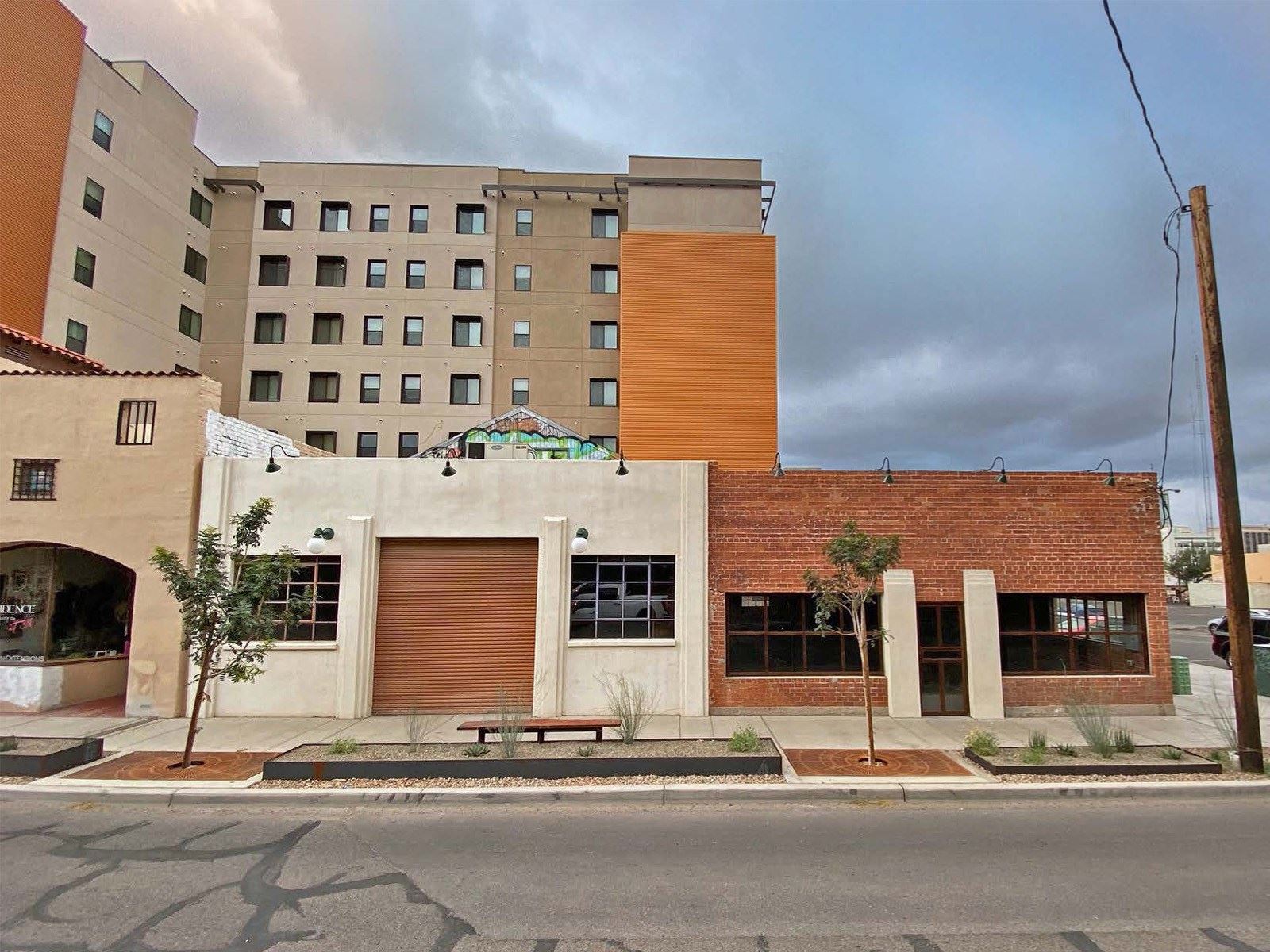 300 E 6th St - Cover