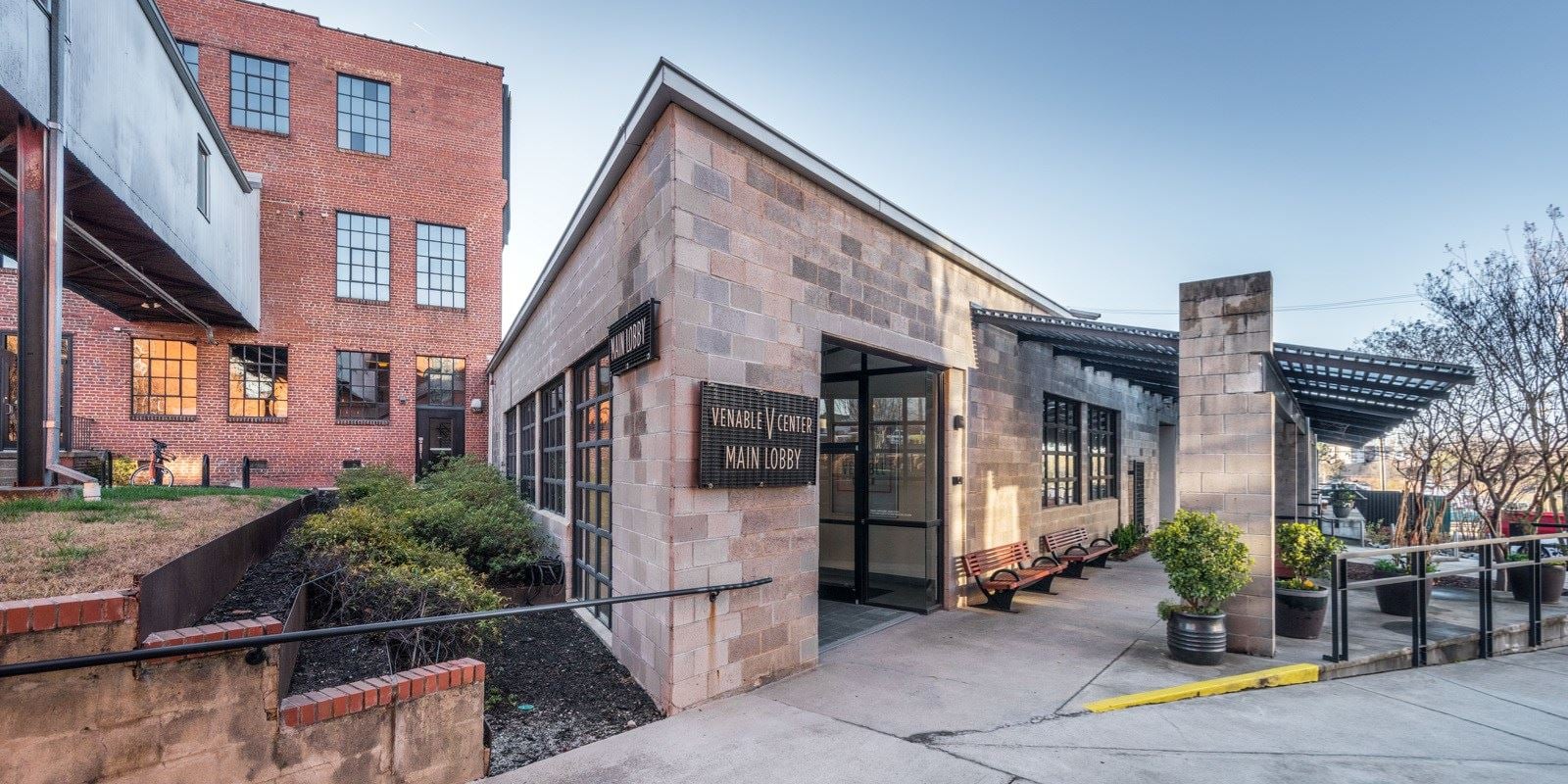 2_302-e-pettigrew-ext-6657b-(ZF-0136-73289-1-013)