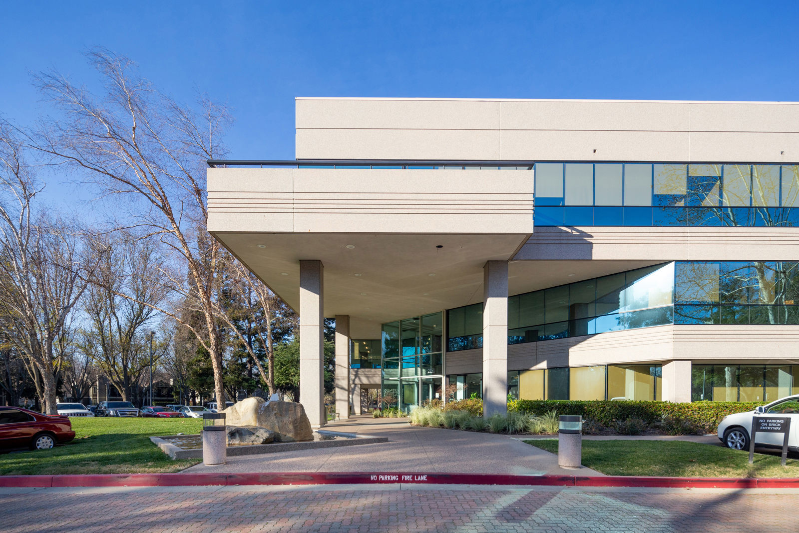 2151 River Plaza Dr_MG_8418