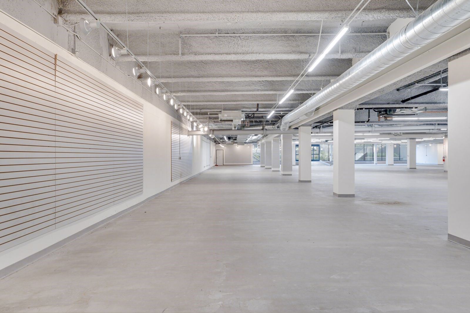 Suite G040 - Main area