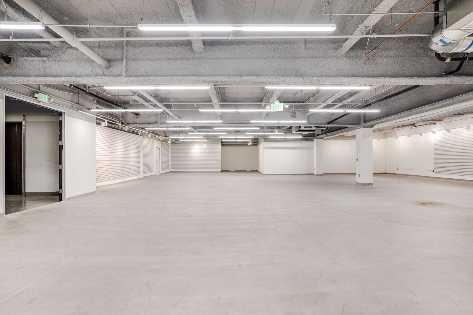 Suite G040 - Main area