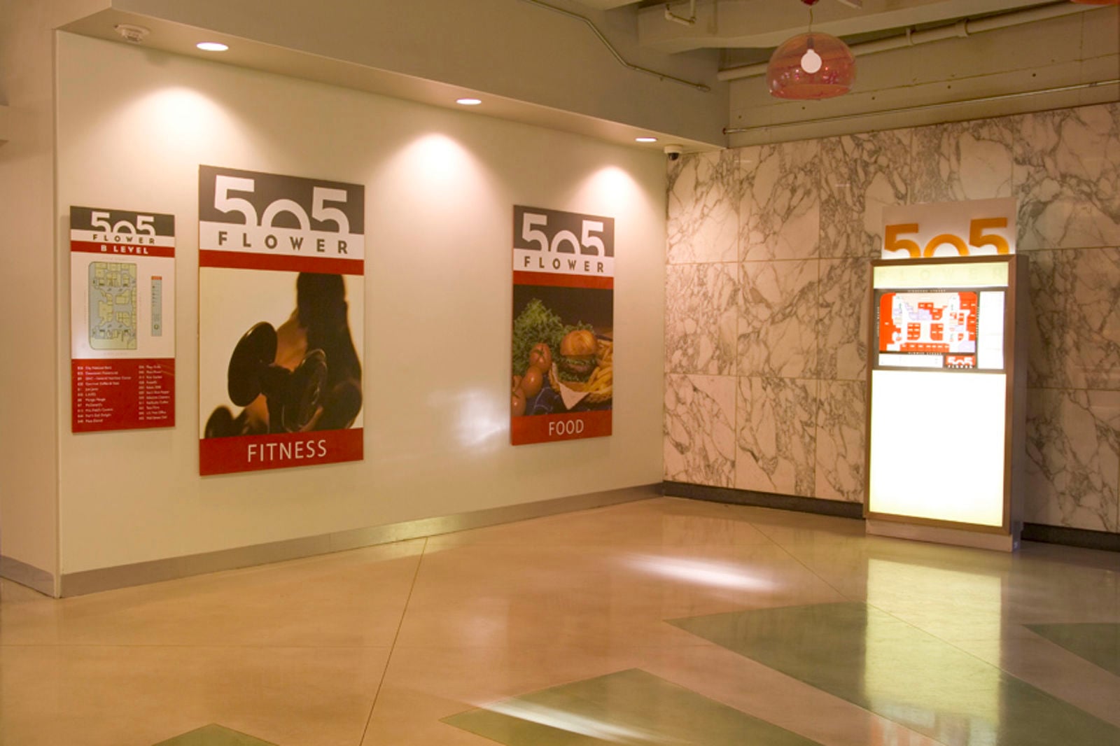 CNP Retail Level Escalator landing