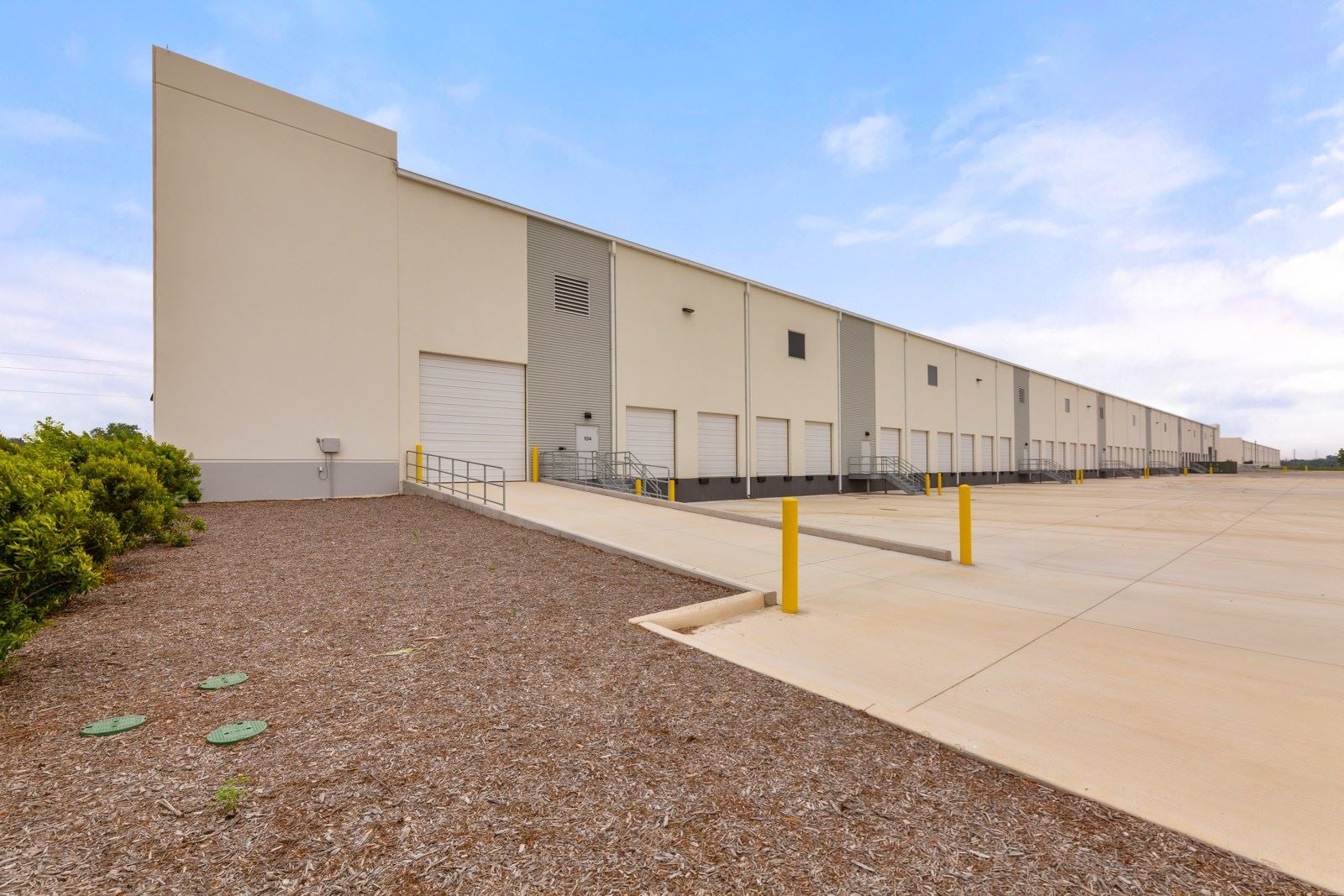 CrossPoint - Bldg 3 - Truck Court 2 - NW Corner