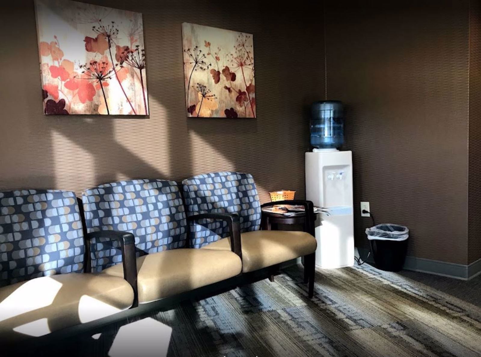 OrthoOne 560 subwaiting.JPG