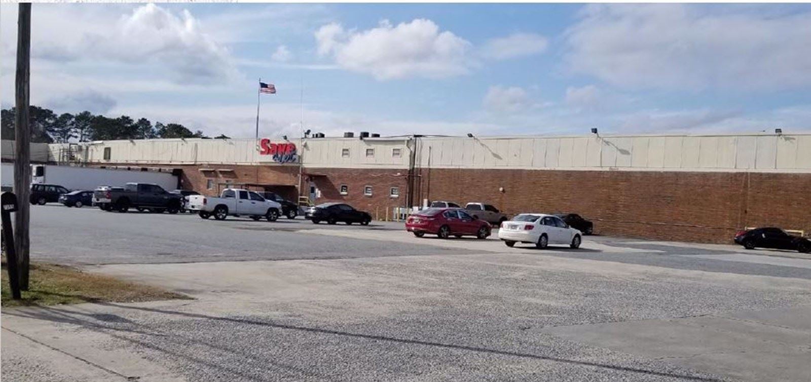 7595 Industrial Hwy photo.JPG