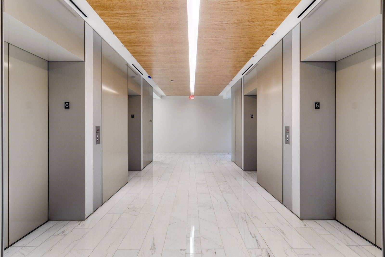 3L1A9403 - Elevators