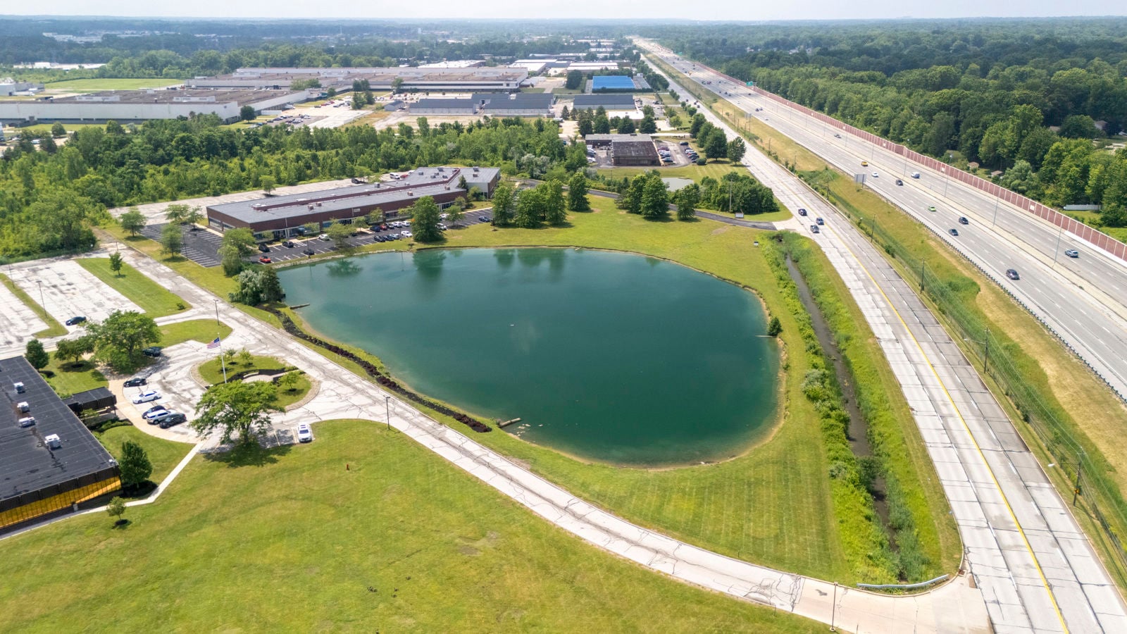 First Class Office/Warehouse/Flex Space 8020 Tyler Boulevard - Image 4