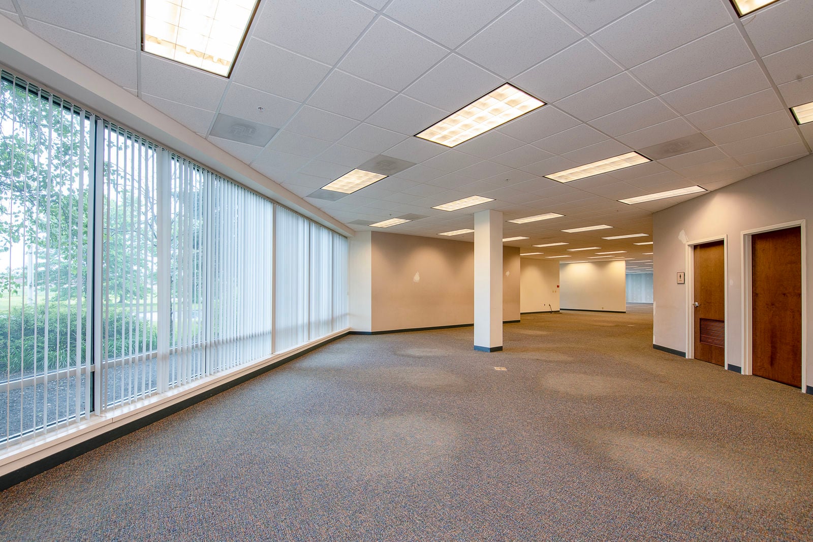 First Class Office/Warehouse/Flex Space 8020 Tyler Boulevard - Image 10
