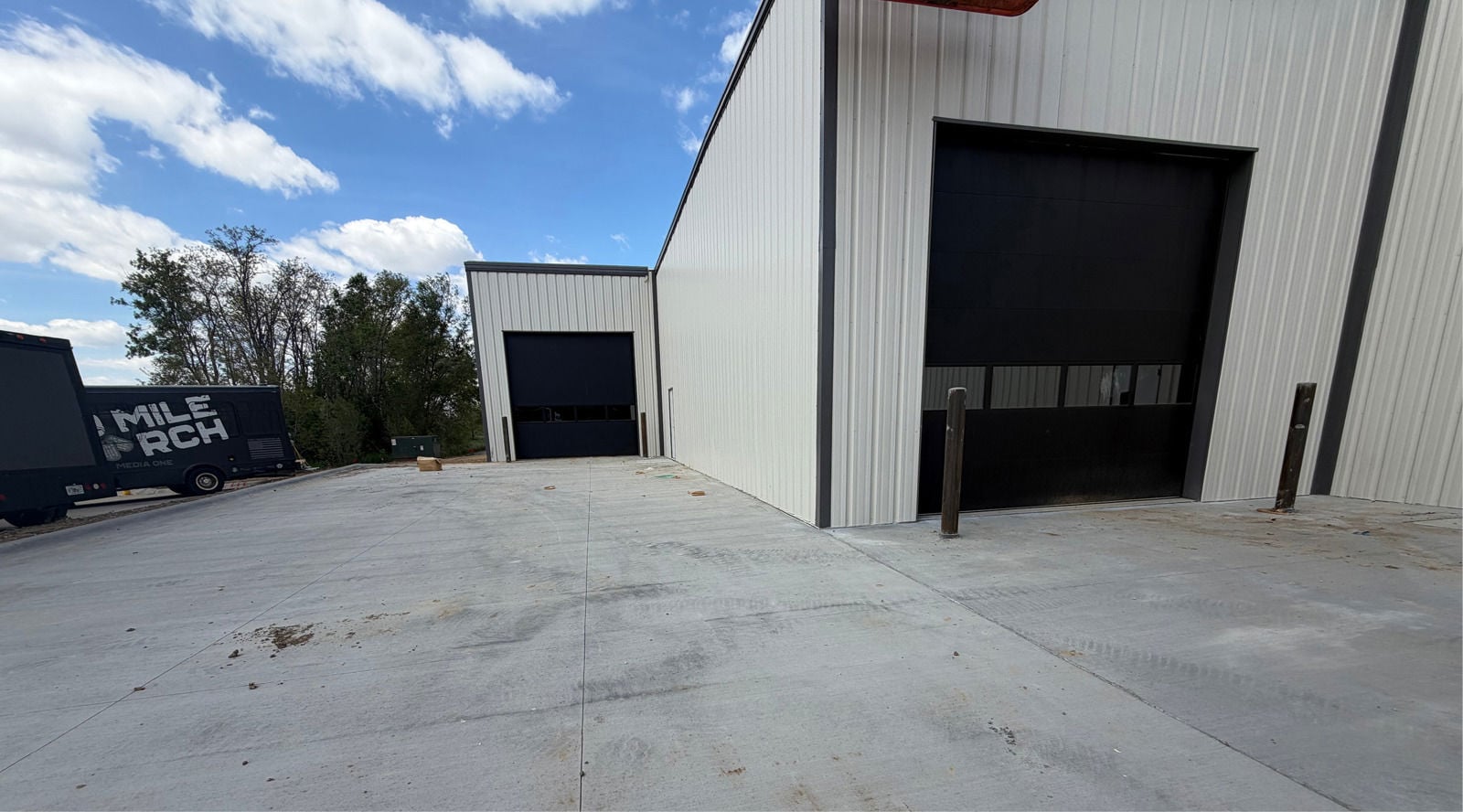 New Olive Street Flex Building + Outside Storage 10811 Olive Street - Image 5