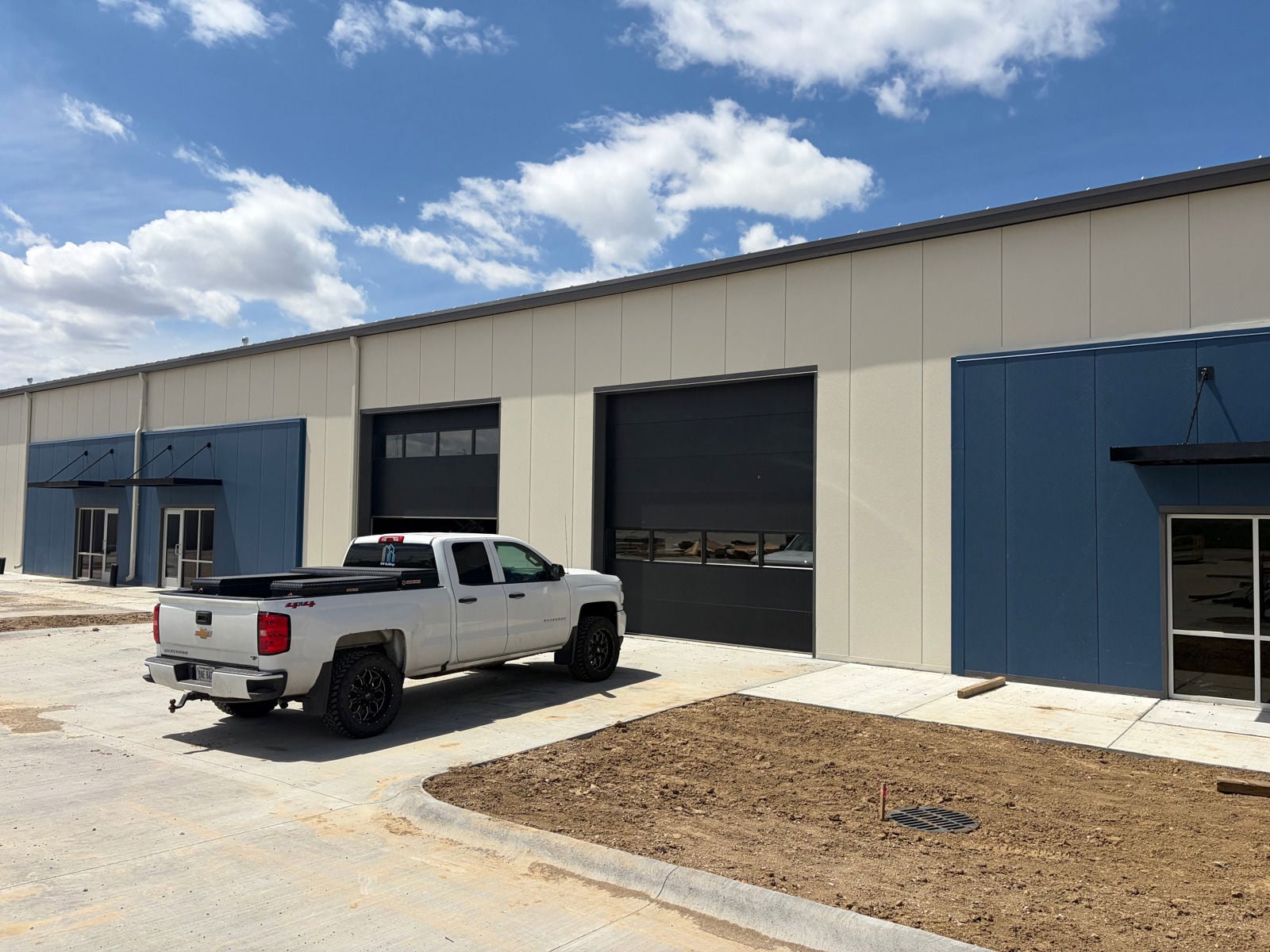 New Olive Street Flex Building + Outside Storage 10811 Olive Street - Image 1