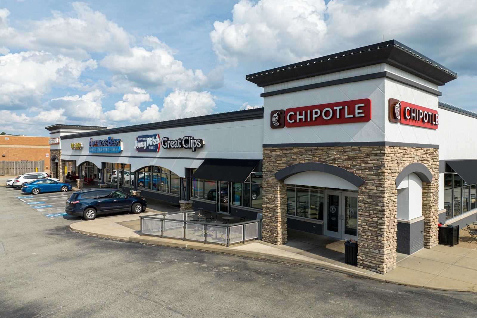 2000 Lincoln Pl Dr-17