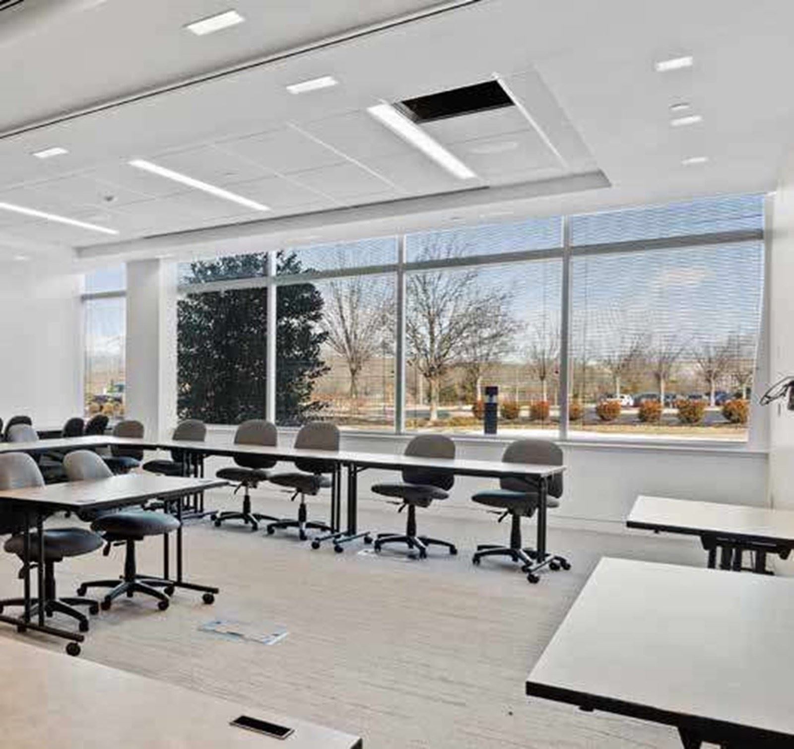 The_Junction_at_Pennbrook_Station_04