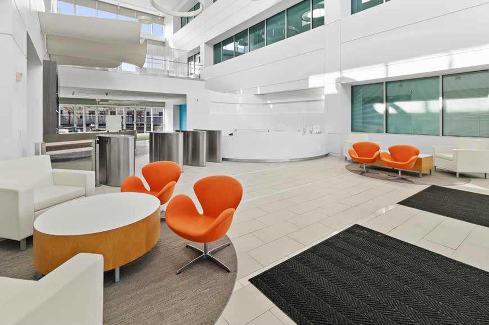 The_Junction_at_Pennbrook_Station_03