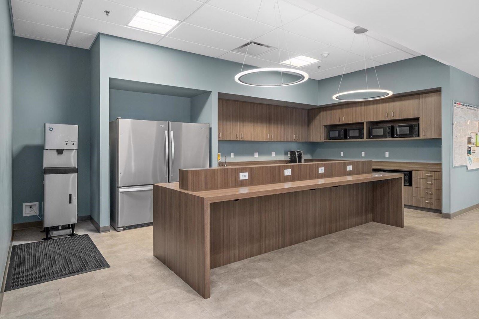 247 E Nees Ave Fresno CA 93720-large-012-014-Kitchen-1500x1000-72dpi