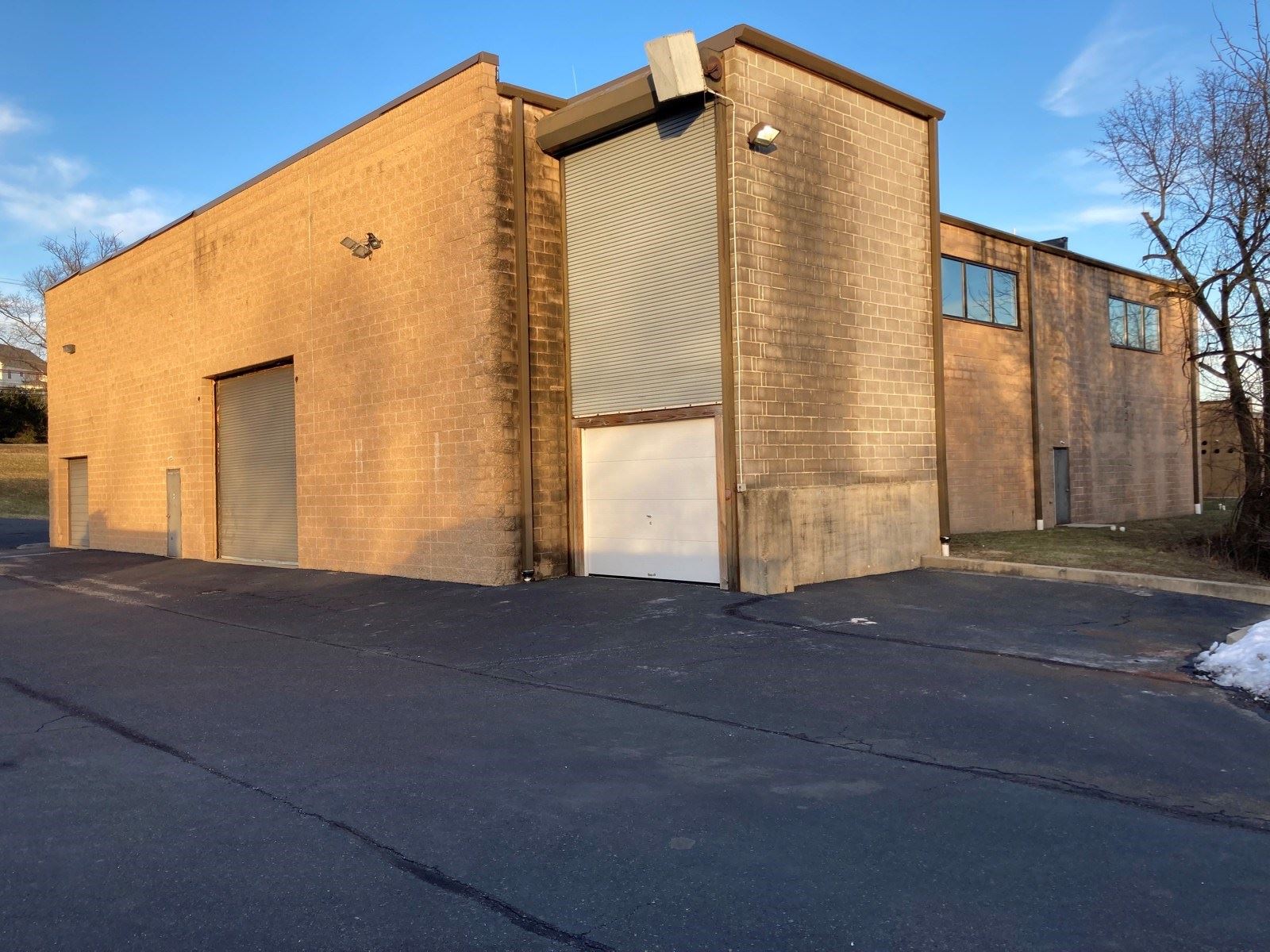 1010 W Germantown Right Side