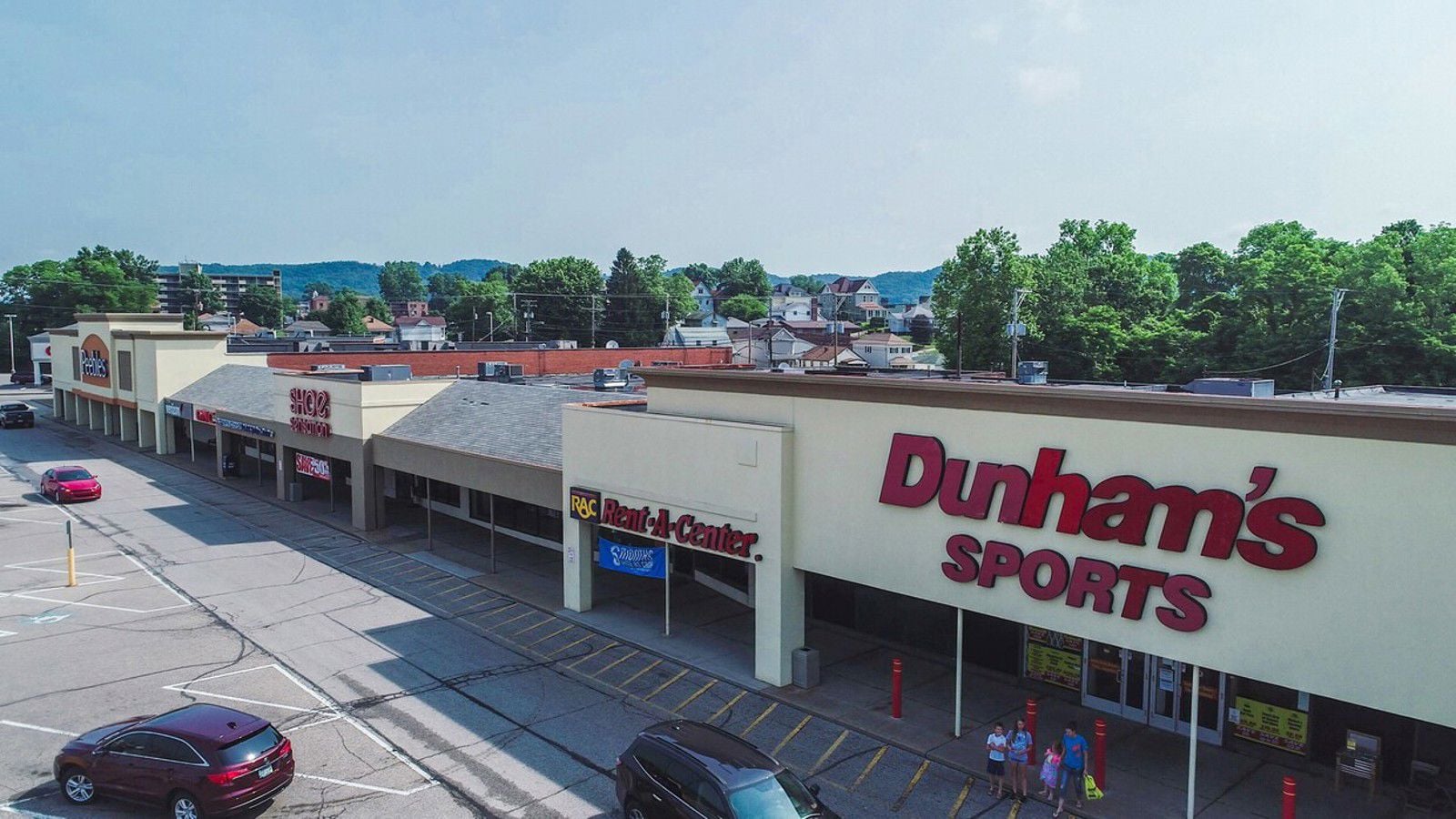 Dunham's Sports Storefront