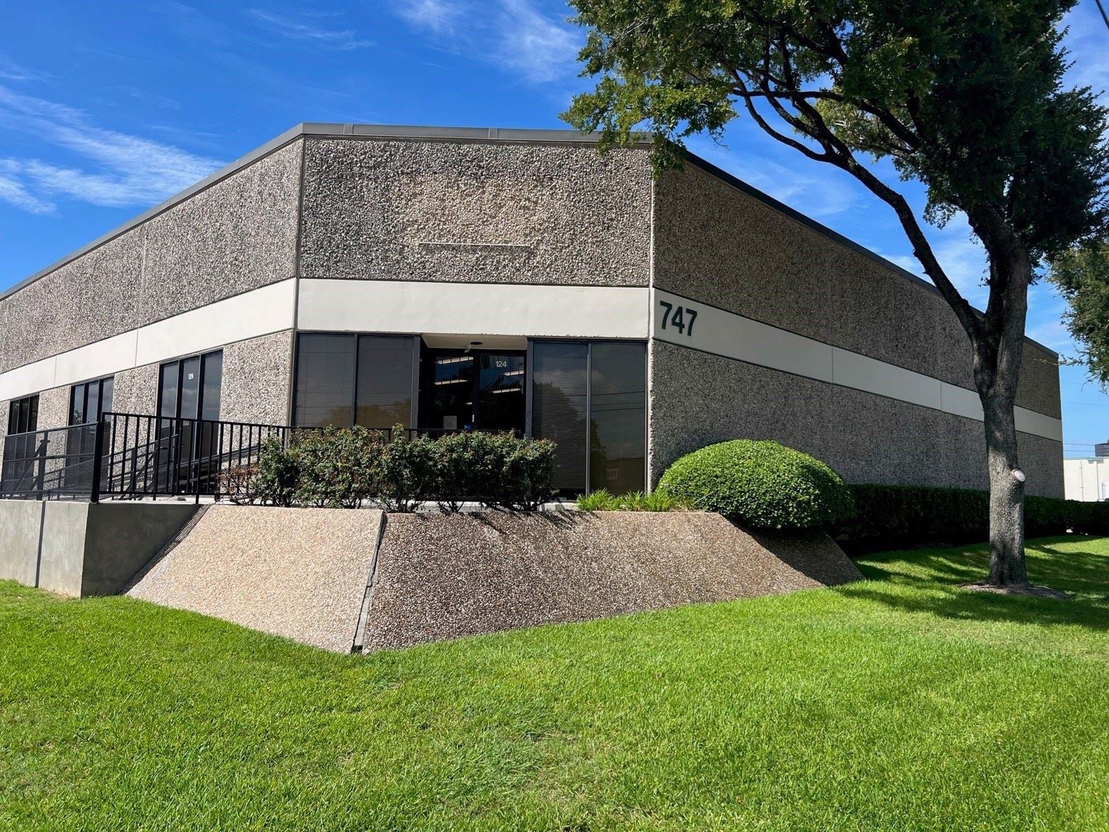 747 Kenrick Dr_Photo