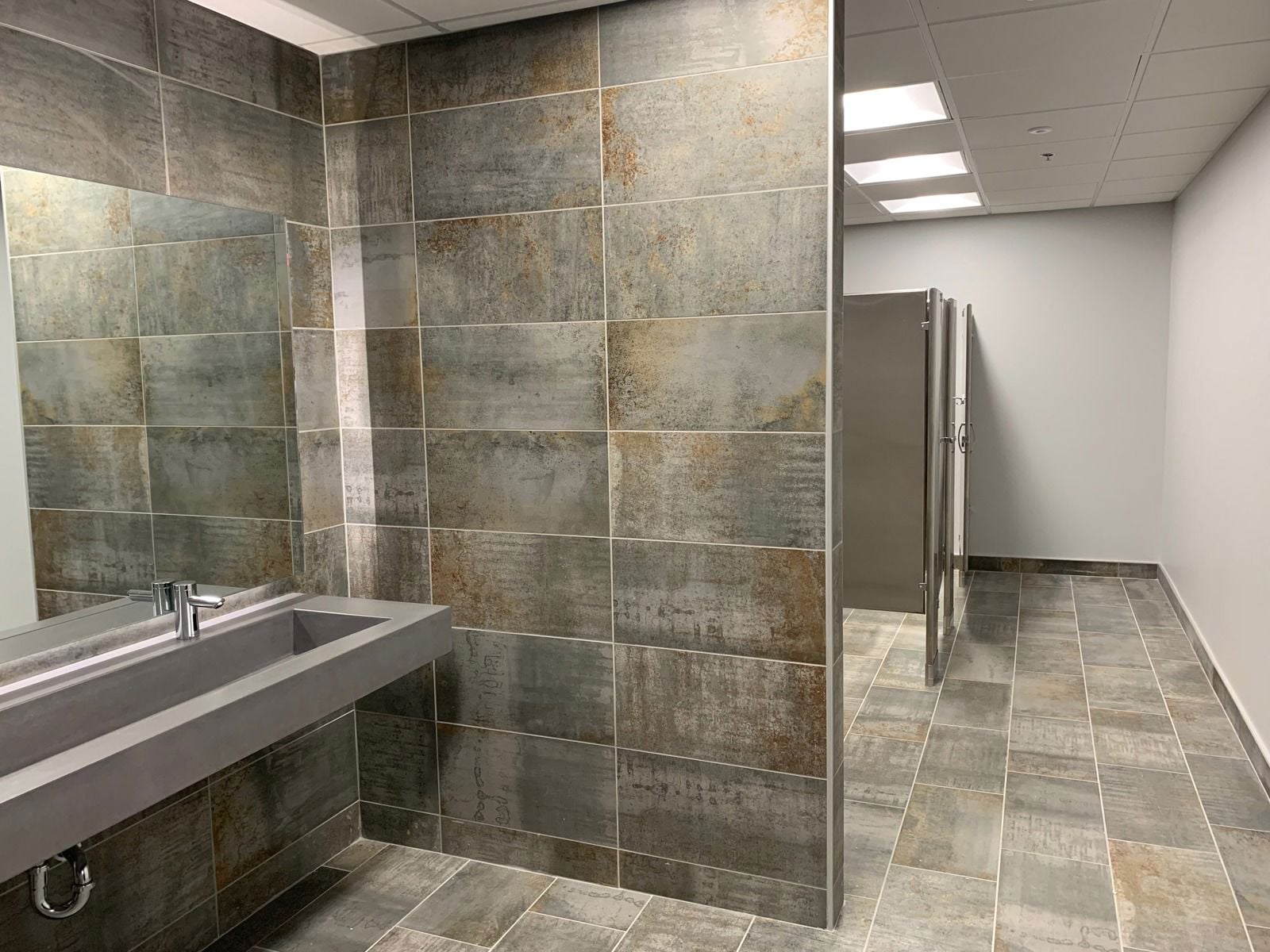 Restroom - Suite 400