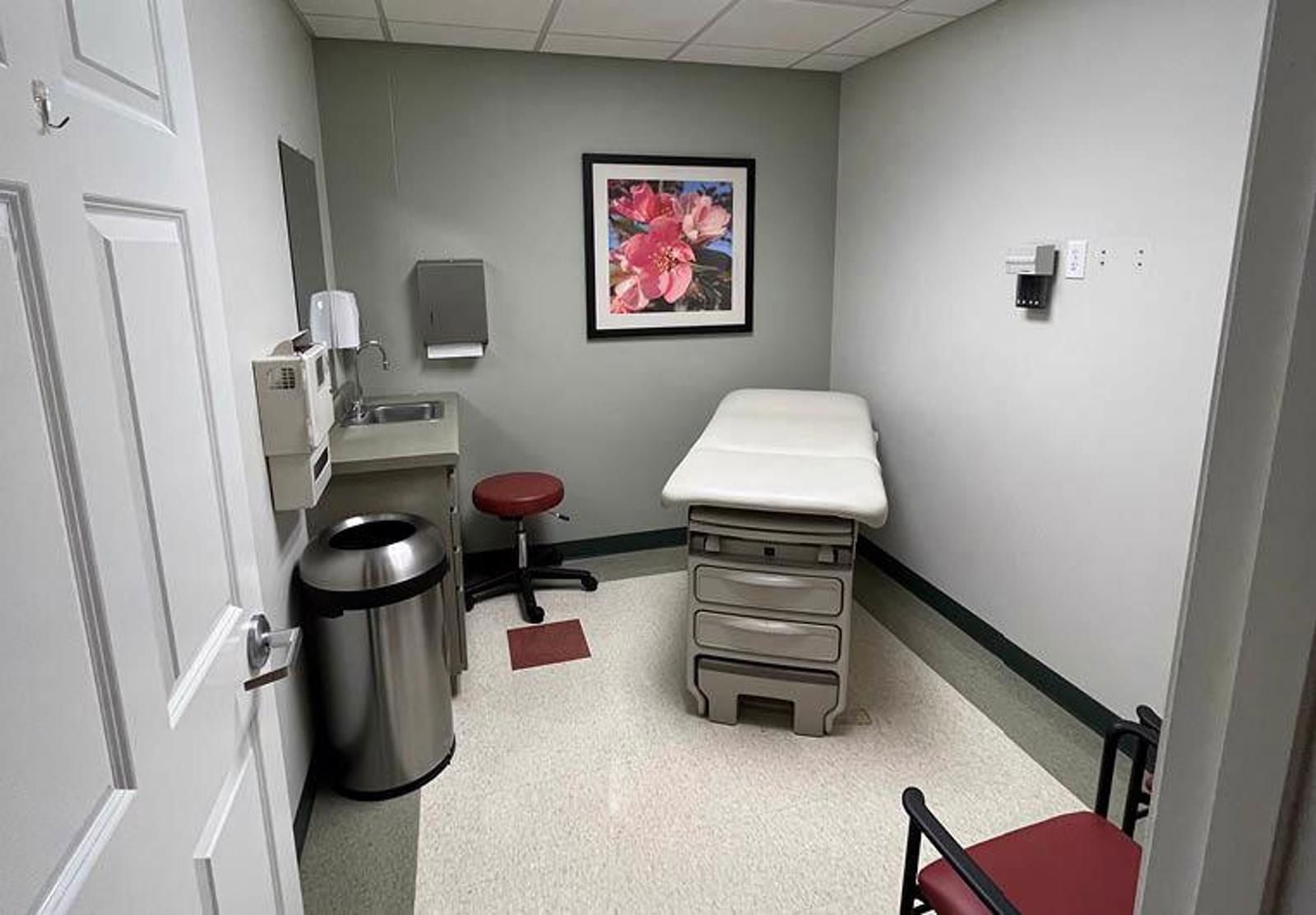 Norfolk Retail Building for Sublease 1130 South 13th Street - Image 4