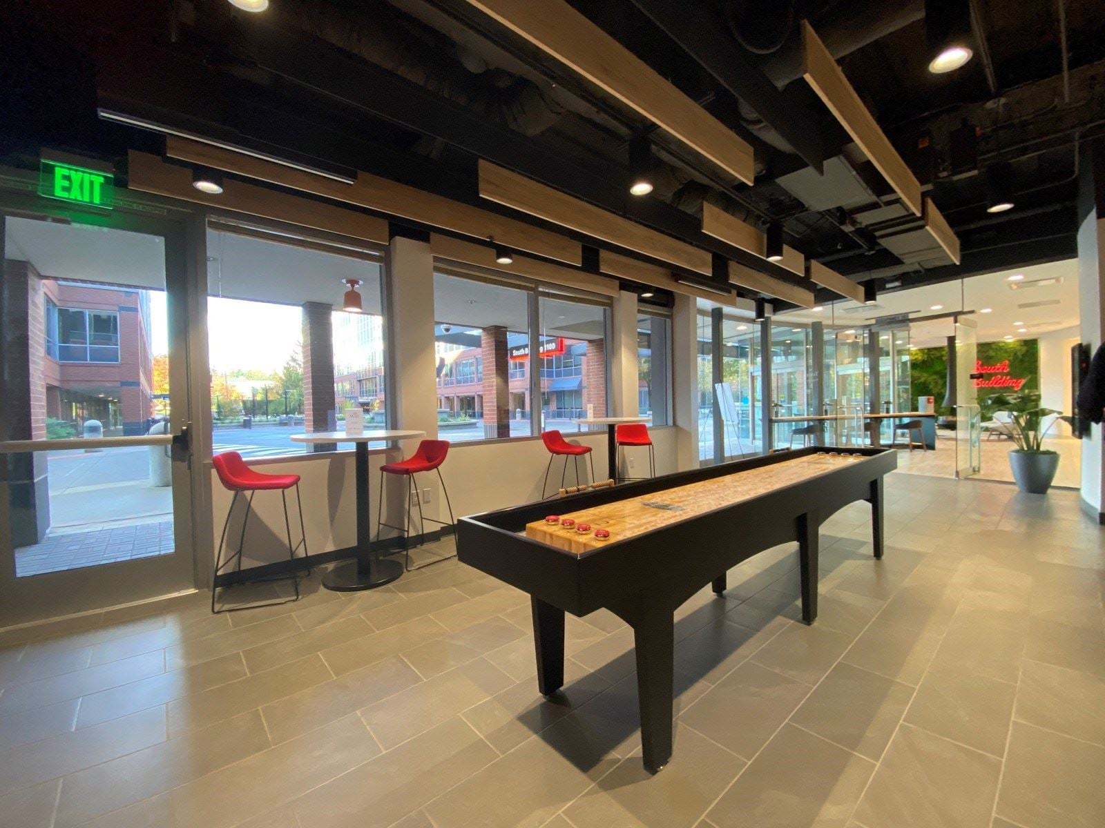 Building Amenity - Tenant Lounge