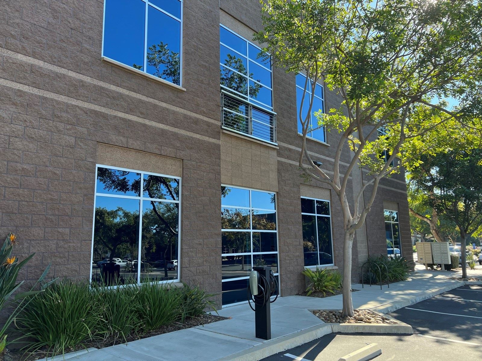 2550 Gateway Cover Image_7146