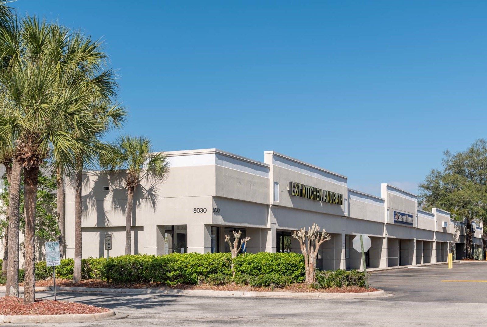 CBRE - Baycenter Commerce-4240