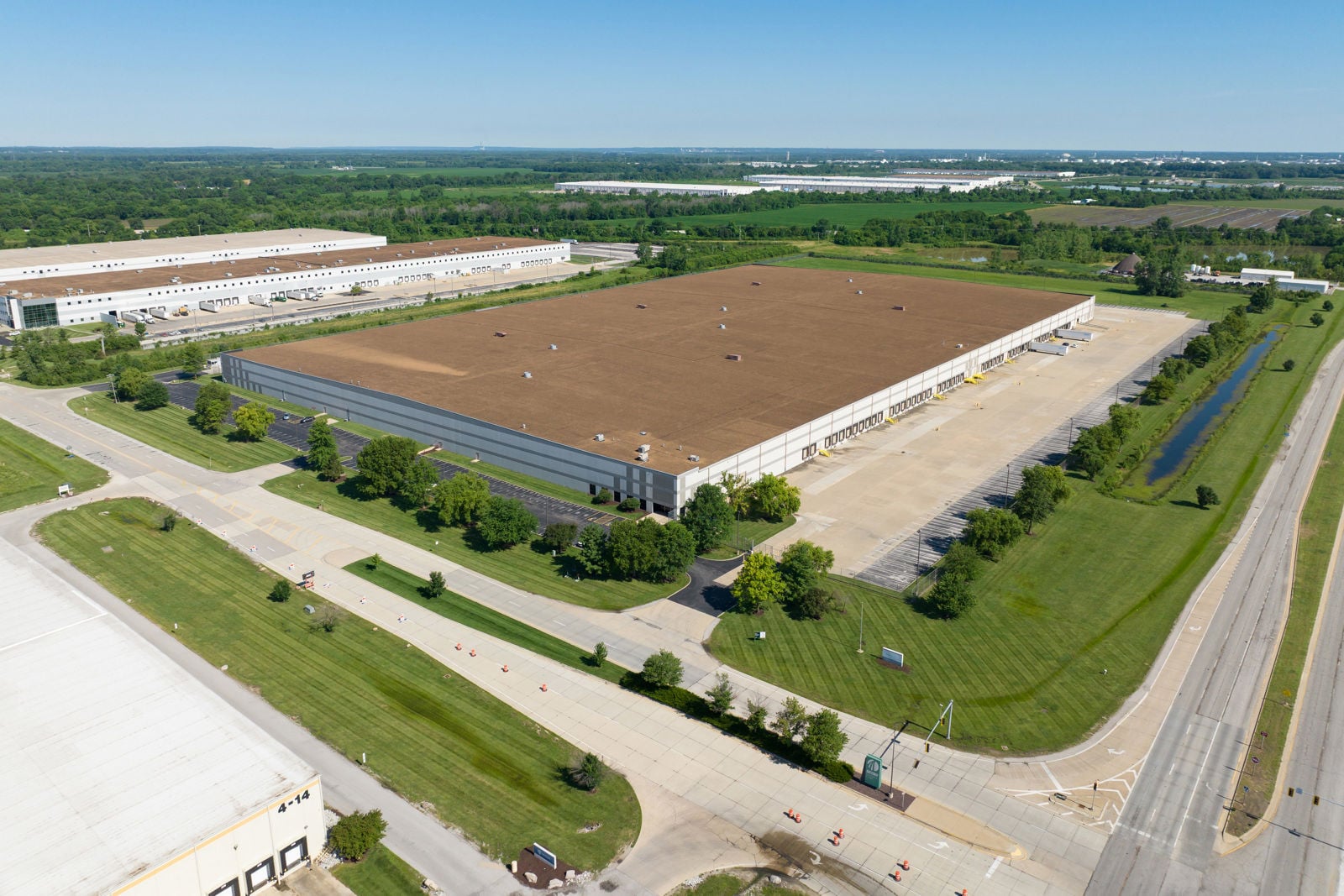 1GatewayCommerceCenterDr-01